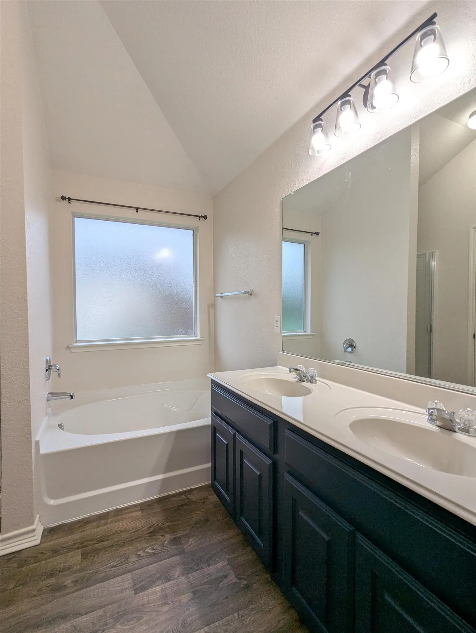 Single Family Residence For Sale in Tarrant County , 14300 Polo Ranch Street, Fort Worth, Texas 76052, 3 Bedroom, 2 Bathroom, 2 Garage spaces, 1,423 Sqft, built in 2007, mls#21314470, Real Estate Agent in Fort Worth, Homes For Sale in Tarrant county, Homes For Sale in Fort Worth, Realtor in Fort Worth Texas, Real Estate Brokerage Independent Realty Texas, Luminita Cordes Realtor