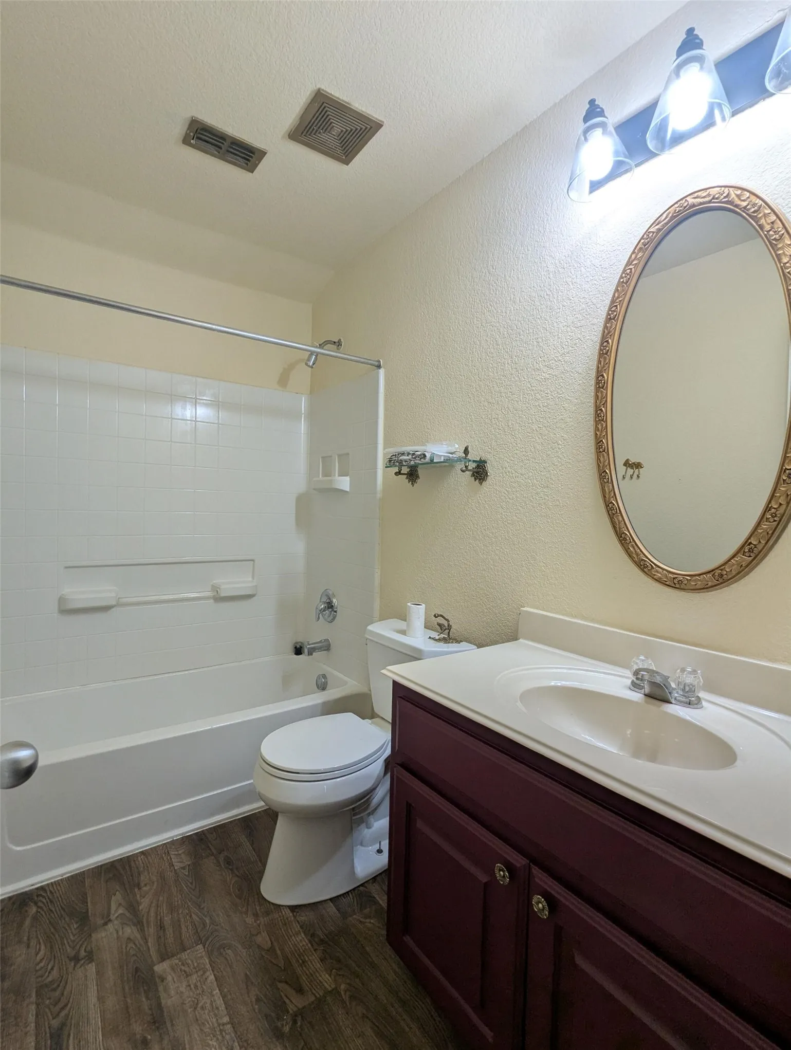 Single Family Residence For Sale in Tarrant County , 14300 Polo Ranch Street, Fort Worth, Texas 76052, 3 Bedroom, 2 Bathroom, 2 Garage spaces, 1,423 Sqft, built in 2007, mls#21314470, Real Estate Agent in Fort Worth, Homes For Sale in Tarrant county, Homes For Sale in Fort Worth, Realtor in Fort Worth Texas, Real Estate Brokerage Independent Realty Texas, Luminita Cordes Realtor