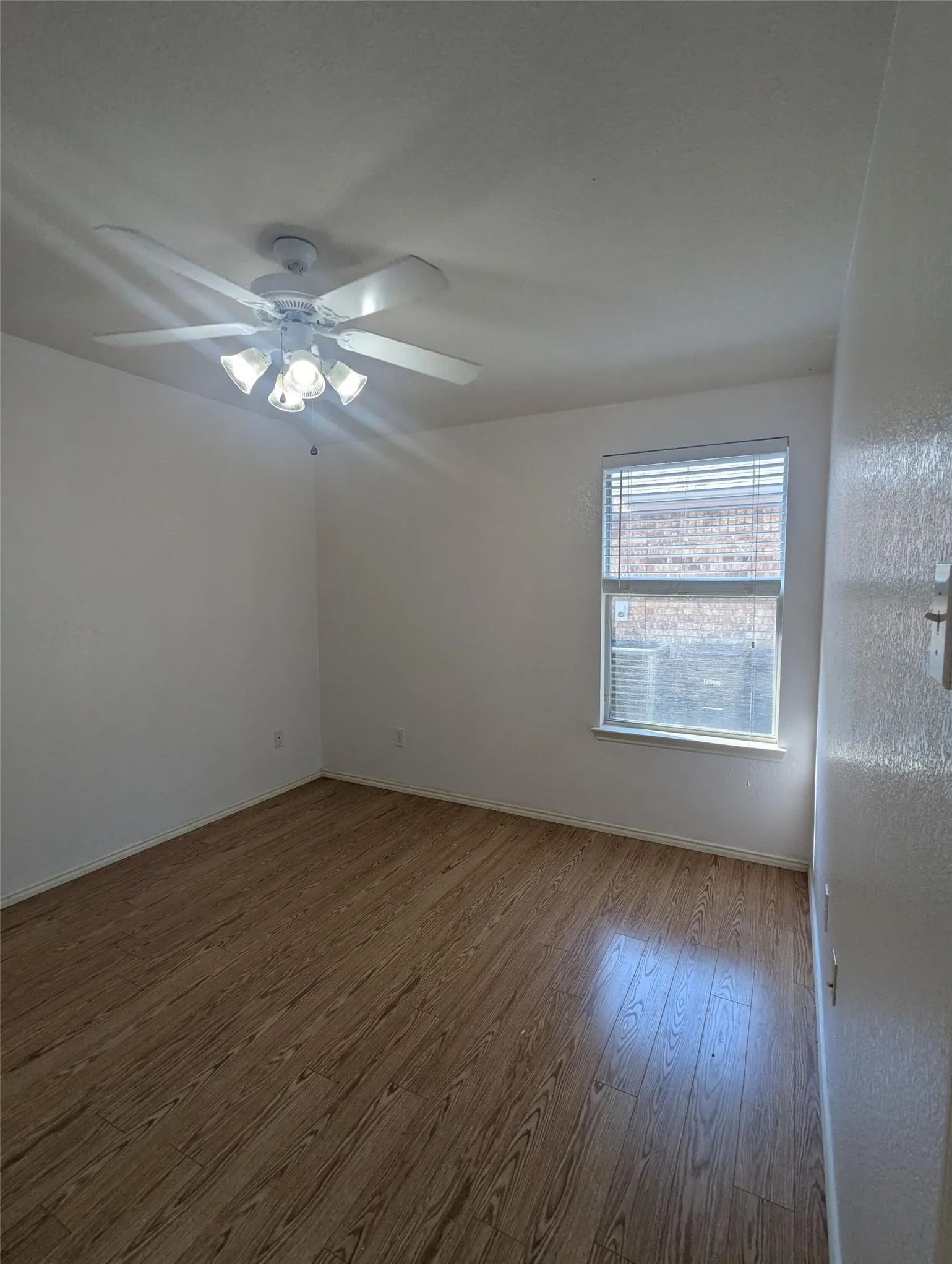 Single Family Residence For Sale in Tarrant County , 14300 Polo Ranch Street, Fort Worth, Texas 76052, 3 Bedroom, 2 Bathroom, 2 Garage spaces, 1,423 Sqft, built in 2007, mls#21314470, Real Estate Agent in Fort Worth, Homes For Sale in Tarrant county, Homes For Sale in Fort Worth, Realtor in Fort Worth Texas, Real Estate Brokerage Independent Realty Texas, Luminita Cordes Realtor