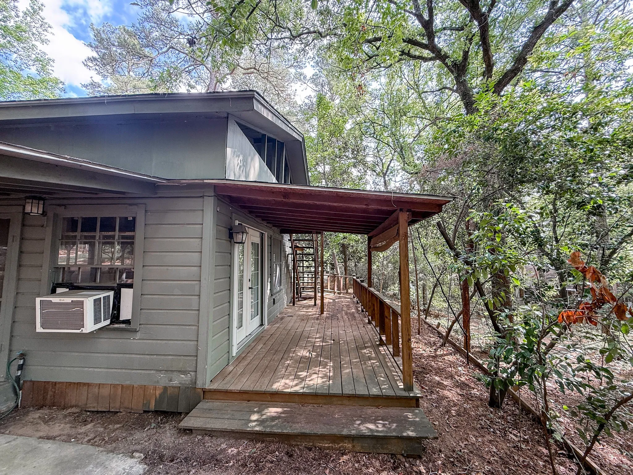 Single Family Residence For Sale in Franklin (TX) County , 1036 Lake Franklin Dr, Winnsboro, Texas 75494, 2 Bedroom, 2 Bathroom, Garage spaces, 1,428 Sqft, built in 1950, mls#21314482, Real Estate Agent in Winnsboro, Homes For Sale in Franklin (TX) county, Homes For Sale in Winnsboro, Realtor in Winnsboro Texas, Real Estate Brokerage Independent Realty Texas, Luminita Cordes Realtor