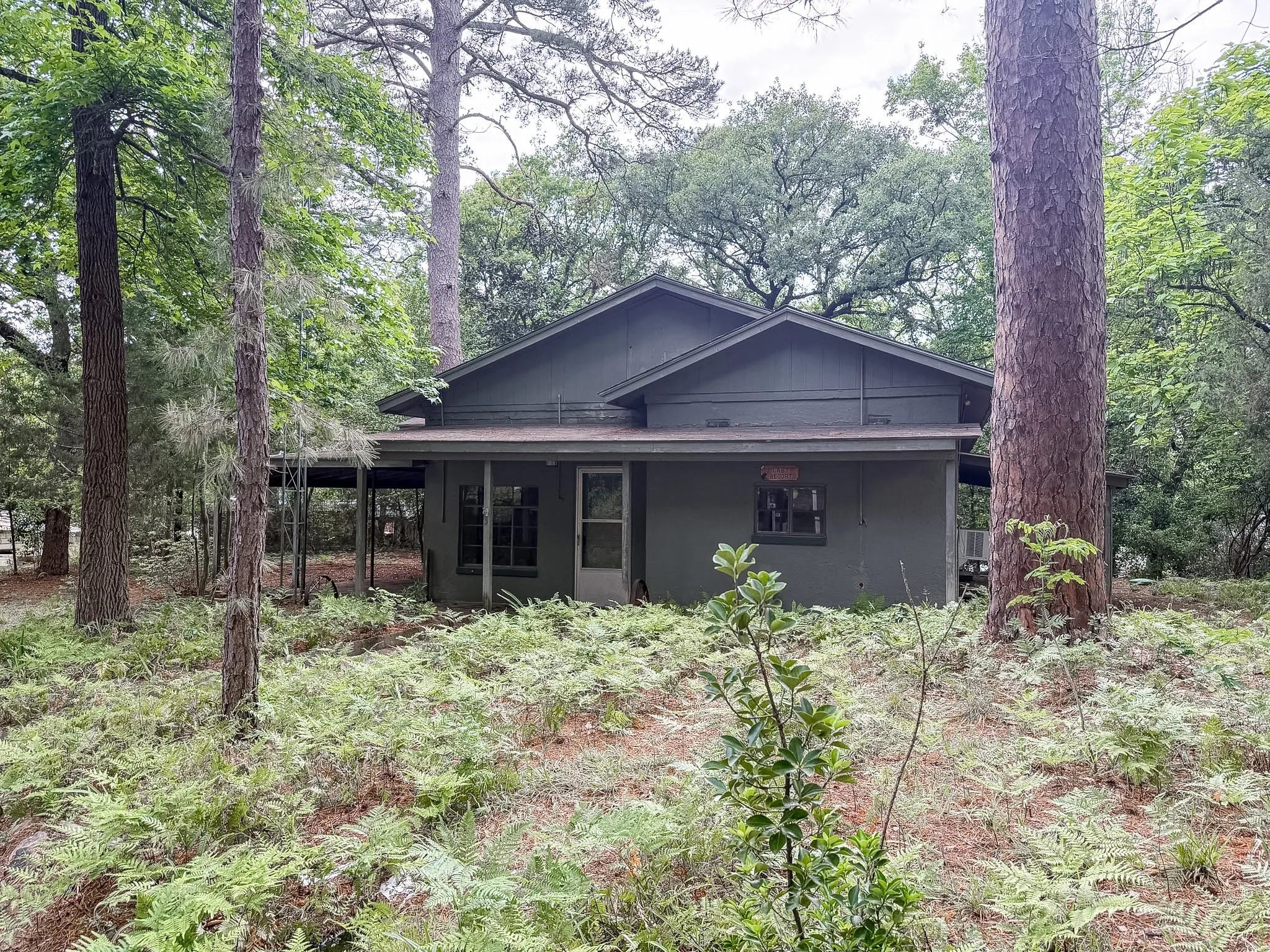 Single Family Residence For Sale in Franklin (TX) County , 1036 Lake Franklin Dr, Winnsboro, Texas 75494, 2 Bedroom, 2 Bathroom, Garage spaces, 1,428 Sqft, built in 1950, mls#21314482, Real Estate Agent in Winnsboro, Homes For Sale in Franklin (TX) county, Homes For Sale in Winnsboro, Realtor in Winnsboro Texas, Real Estate Brokerage Independent Realty Texas, Luminita Cordes Realtor