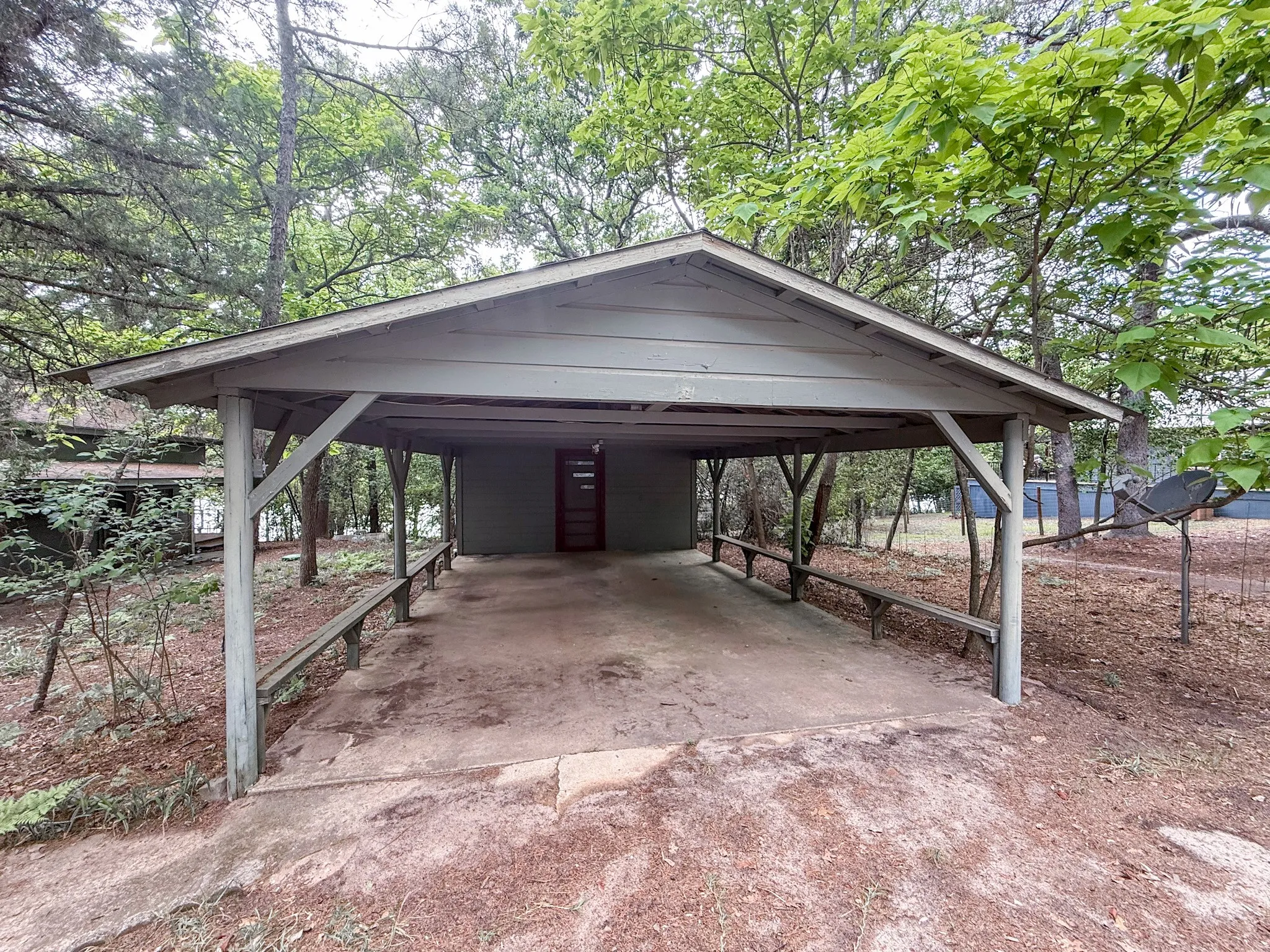 Single Family Residence For Sale in Franklin (TX) County , 1036 Lake Franklin Dr, Winnsboro, Texas 75494, 2 Bedroom, 2 Bathroom, Garage spaces, 1,428 Sqft, built in 1950, mls#21314482, Real Estate Agent in Winnsboro, Homes For Sale in Franklin (TX) county, Homes For Sale in Winnsboro, Realtor in Winnsboro Texas, Real Estate Brokerage Independent Realty Texas, Luminita Cordes Realtor