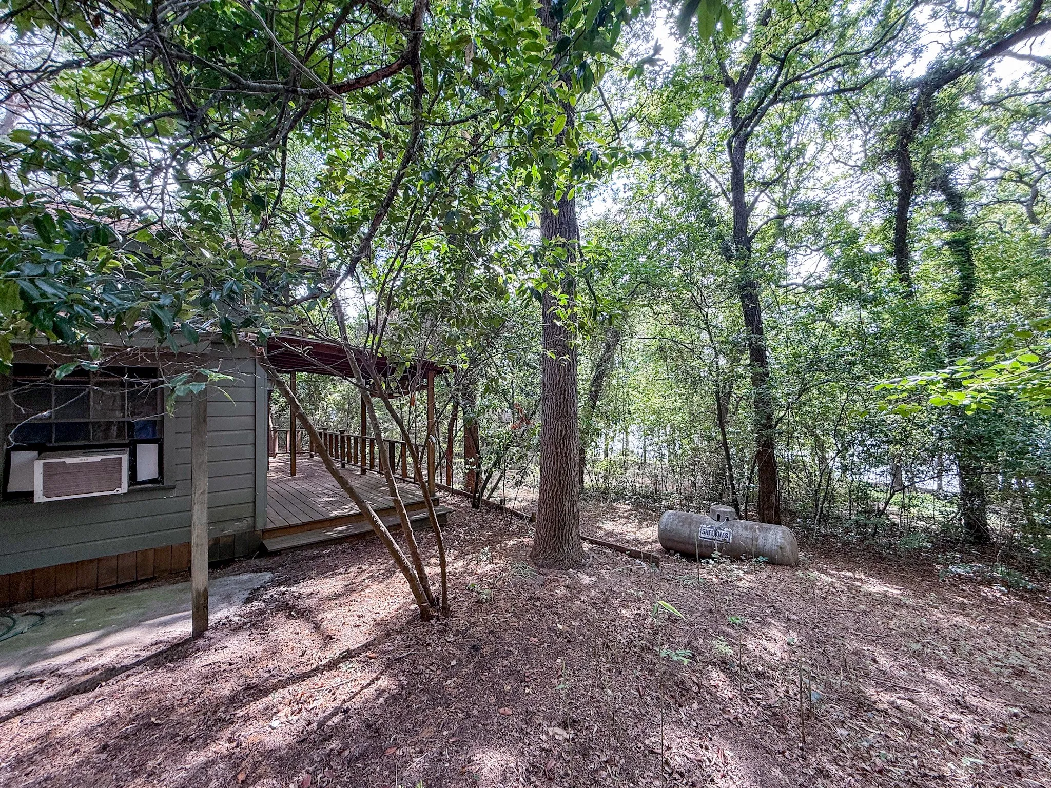 Single Family Residence For Sale in Franklin (TX) County , 1036 Lake Franklin Dr, Winnsboro, Texas 75494, 2 Bedroom, 2 Bathroom, Garage spaces, 1,428 Sqft, built in 1950, mls#21314482, Real Estate Agent in Winnsboro, Homes For Sale in Franklin (TX) county, Homes For Sale in Winnsboro, Realtor in Winnsboro Texas, Real Estate Brokerage Independent Realty Texas, Luminita Cordes Realtor