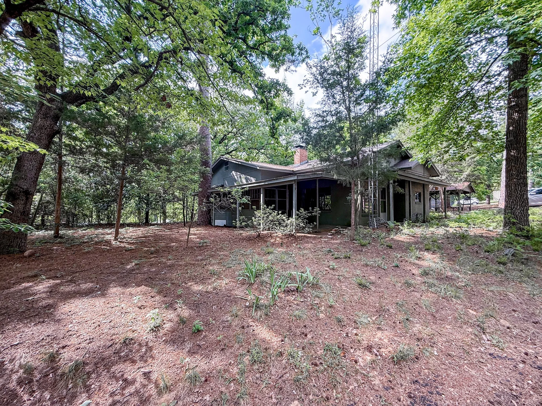 Single Family Residence For Sale in Franklin (TX) County , 1036 Lake Franklin Dr, Winnsboro, Texas 75494, 2 Bedroom, 2 Bathroom, Garage spaces, 1,428 Sqft, built in 1950, mls#21314482, Real Estate Agent in Winnsboro, Homes For Sale in Franklin (TX) county, Homes For Sale in Winnsboro, Realtor in Winnsboro Texas, Real Estate Brokerage Independent Realty Texas, Luminita Cordes Realtor