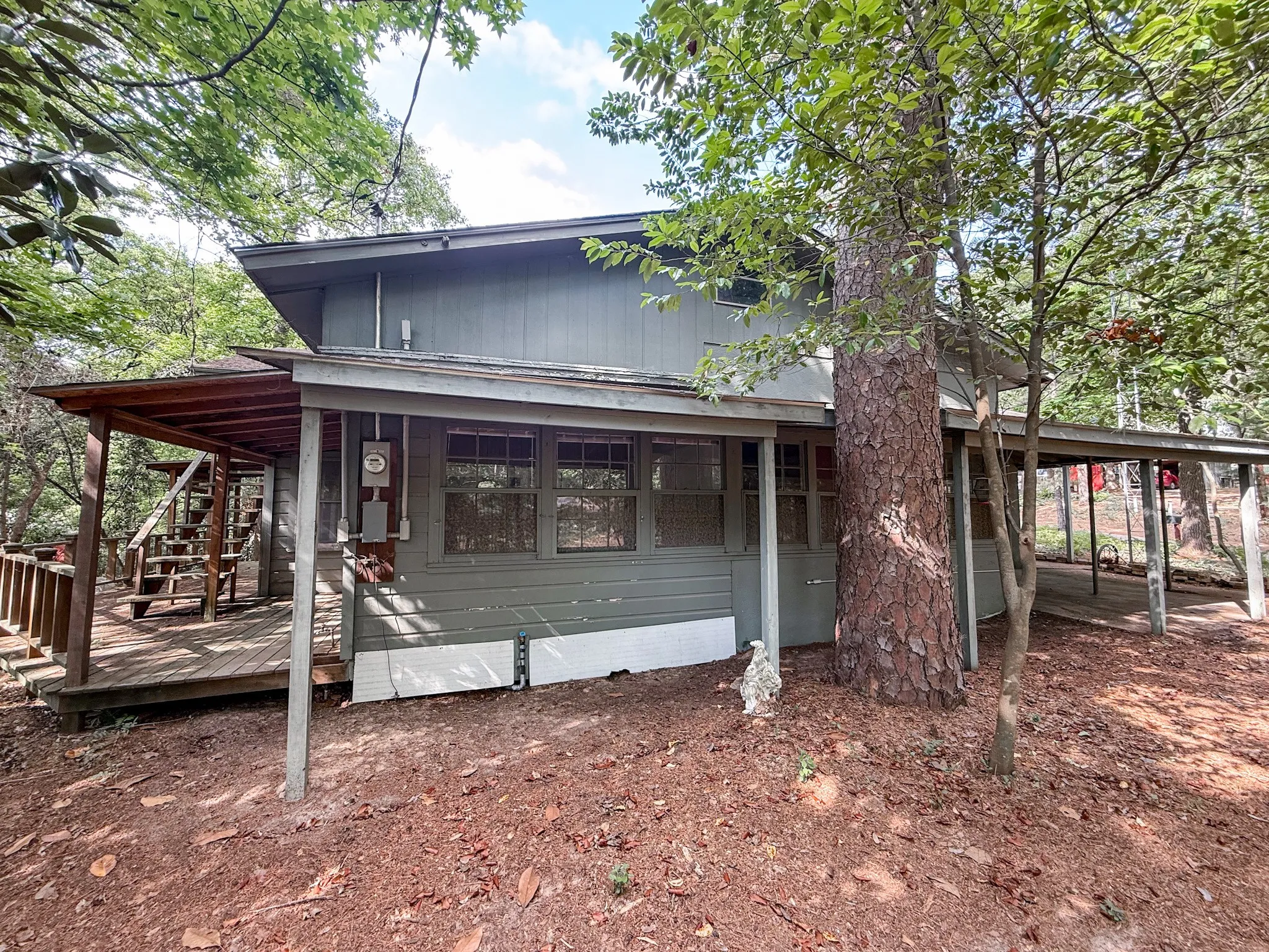 Single Family Residence For Sale in Franklin (TX) County , 1036 Lake Franklin Dr, Winnsboro, Texas 75494, 2 Bedroom, 2 Bathroom, Garage spaces, 1,428 Sqft, built in 1950, mls#21314482, Real Estate Agent in Winnsboro, Homes For Sale in Franklin (TX) county, Homes For Sale in Winnsboro, Realtor in Winnsboro Texas, Real Estate Brokerage Independent Realty Texas, Luminita Cordes Realtor
