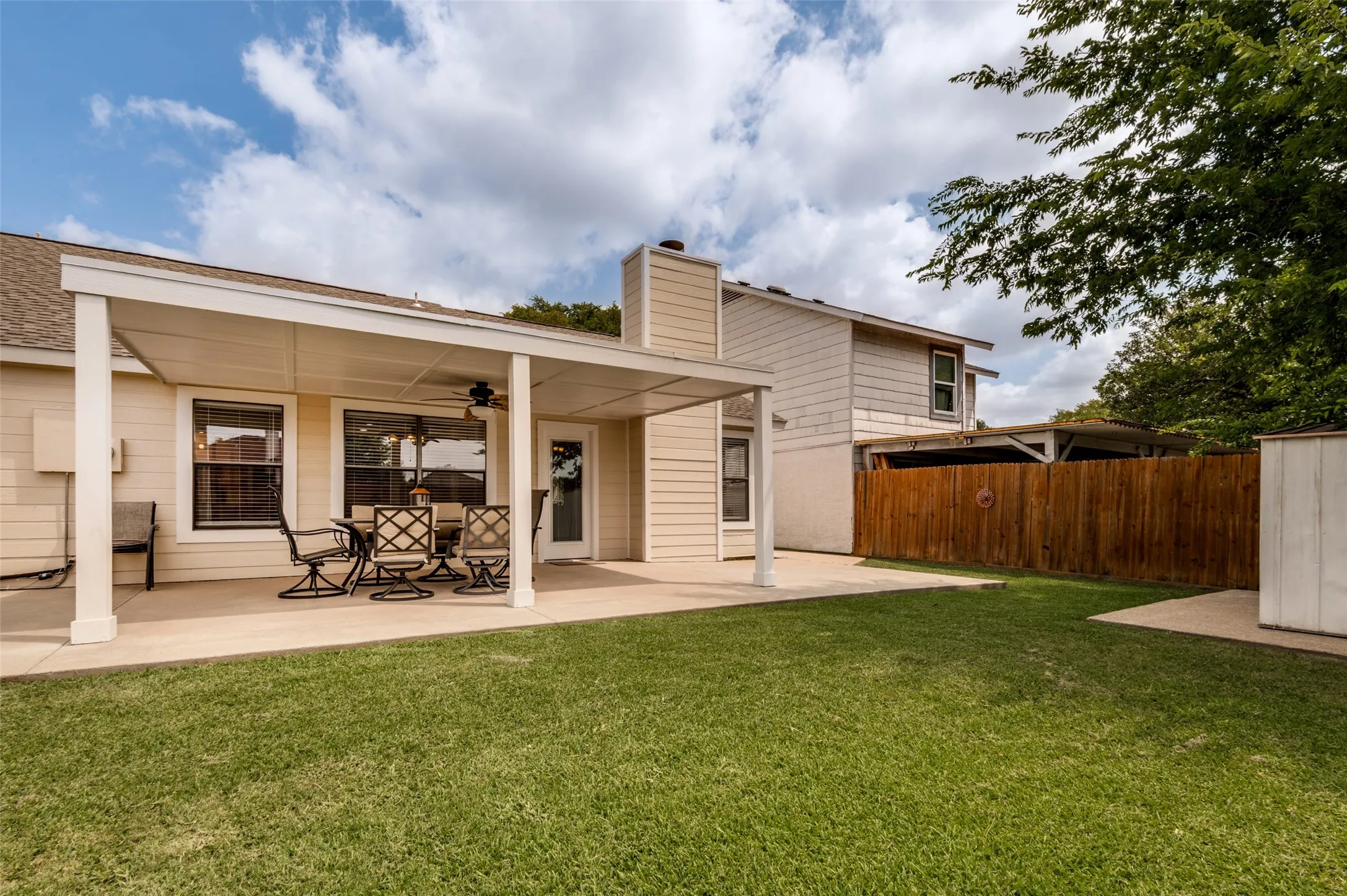 Single Family Residence For Sale in Tarrant County , 1616 Wickford Drive, Arlington, Texas 76018, 3 Bedroom, 2 Bathroom, Garage spaces, 1,292 Sqft, built in 1985, mls#21312919, Real Estate Agent in Arlington, Homes For Sale in Tarrant county, Homes For Sale in Arlington, Realtor in Arlington Texas, Real Estate Brokerage Independent Realty Texas, Luminita Cordes Realtor