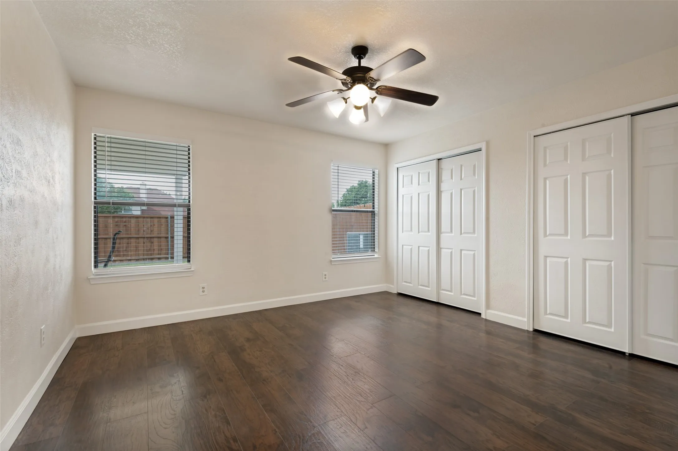 Single Family Residence For Sale in Tarrant County , 1616 Wickford Drive, Arlington, Texas 76018, 3 Bedroom, 2 Bathroom, Garage spaces, 1,292 Sqft, built in 1985, mls#21312919, Real Estate Agent in Arlington, Homes For Sale in Tarrant county, Homes For Sale in Arlington, Realtor in Arlington Texas, Real Estate Brokerage Independent Realty Texas, Luminita Cordes Realtor