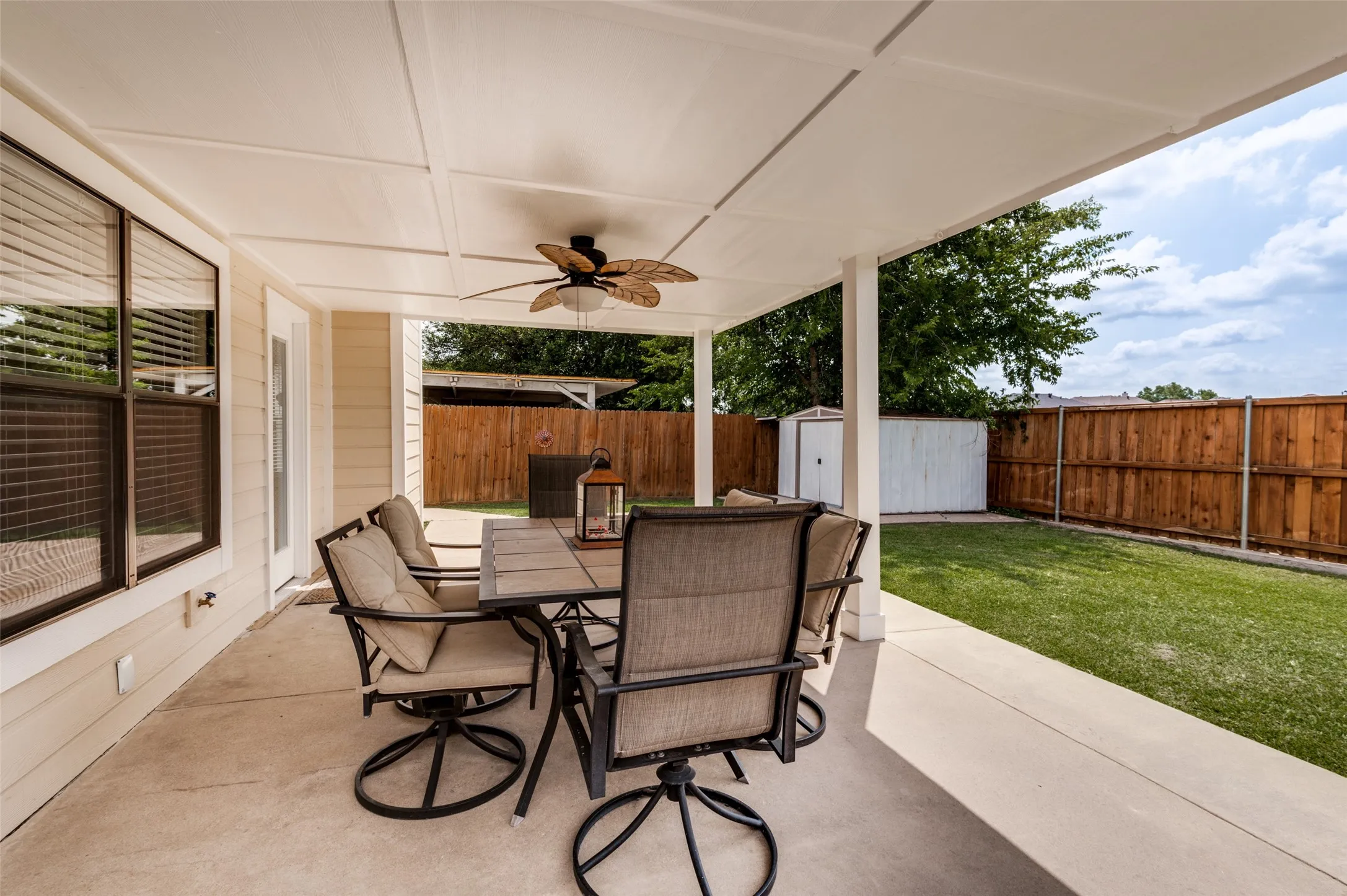 Single Family Residence For Sale in Tarrant County , 1616 Wickford Drive, Arlington, Texas 76018, 3 Bedroom, 2 Bathroom, Garage spaces, 1,292 Sqft, built in 1985, mls#21312919, Real Estate Agent in Arlington, Homes For Sale in Tarrant county, Homes For Sale in Arlington, Realtor in Arlington Texas, Real Estate Brokerage Independent Realty Texas, Luminita Cordes Realtor