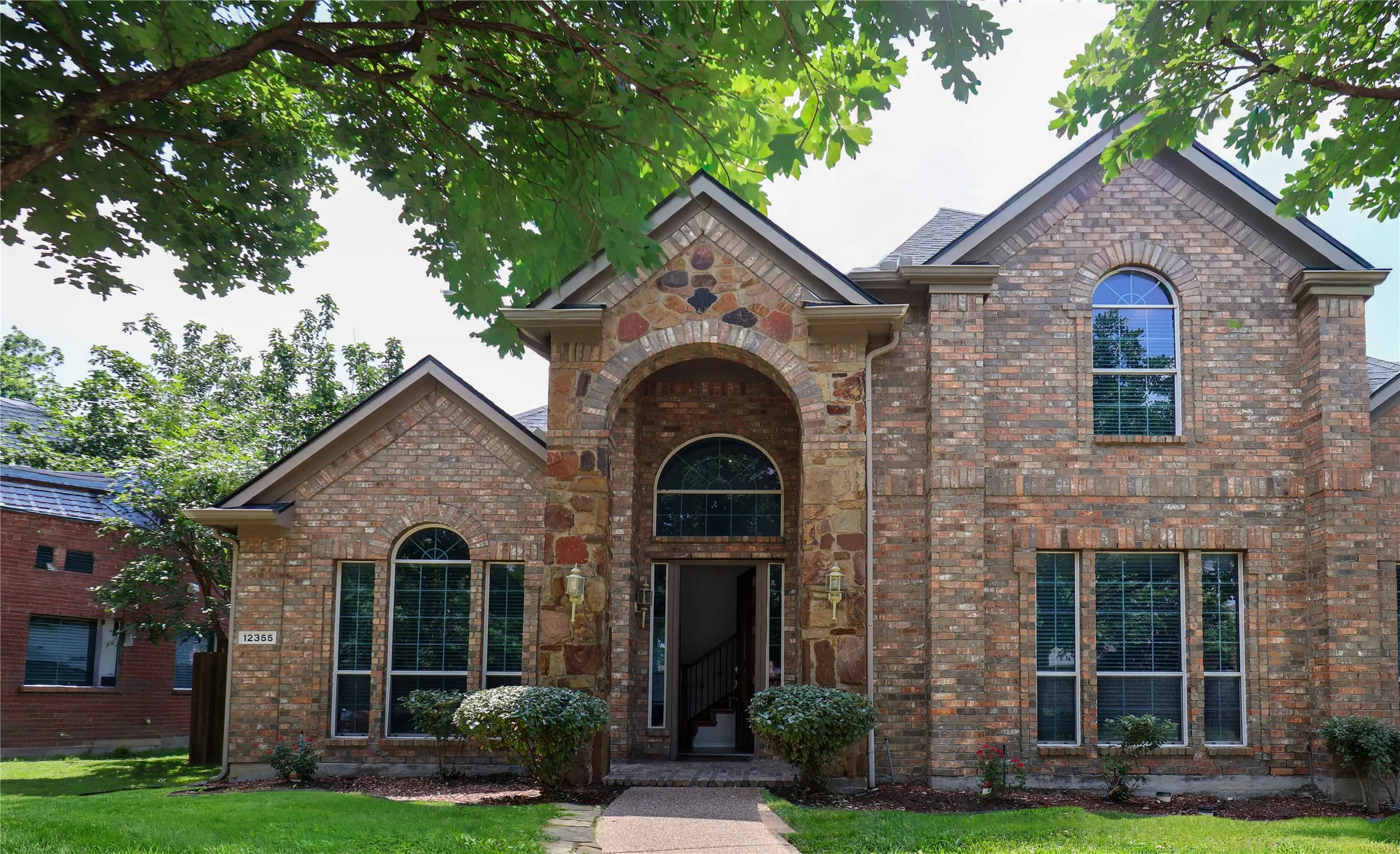 Single Family Residence For Rent in Denton County , 12355 Ducks Landing, Frisco, Texas 75033, 4 Bedroom, 3 Bathroom, 2 Garage spaces, 2,651 Sqft, built in 2006, mls#21314493, Real Estate Agent in Frisco, Homes For Rent in Denton county, Homes For Rent in Frisco, Realtor in Frisco Texas, Real Estate Brokerage Independent Realty Texas, Luminita Cordes Realtor