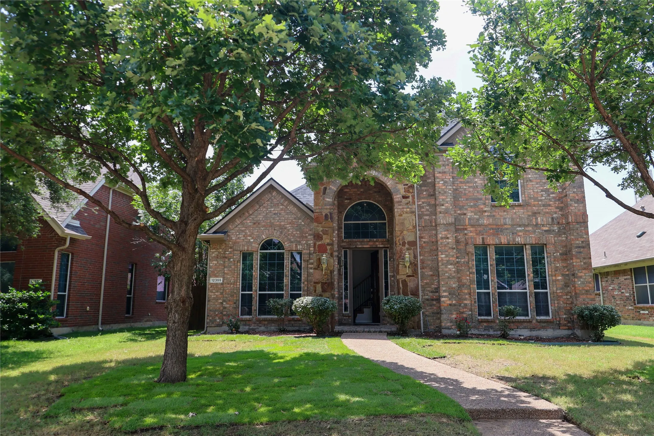 Single Family Residence For Rent in Denton County , 12355 Ducks Landing, Frisco, Texas 75033, 4 Bedroom, 3 Bathroom, 2 Garage spaces, 2,651 Sqft, built in 2006, mls#21314493, Real Estate Agent in Frisco, Homes For Rent in Denton county, Homes For Rent in Frisco, Realtor in Frisco Texas, Real Estate Brokerage Independent Realty Texas, Luminita Cordes Realtor