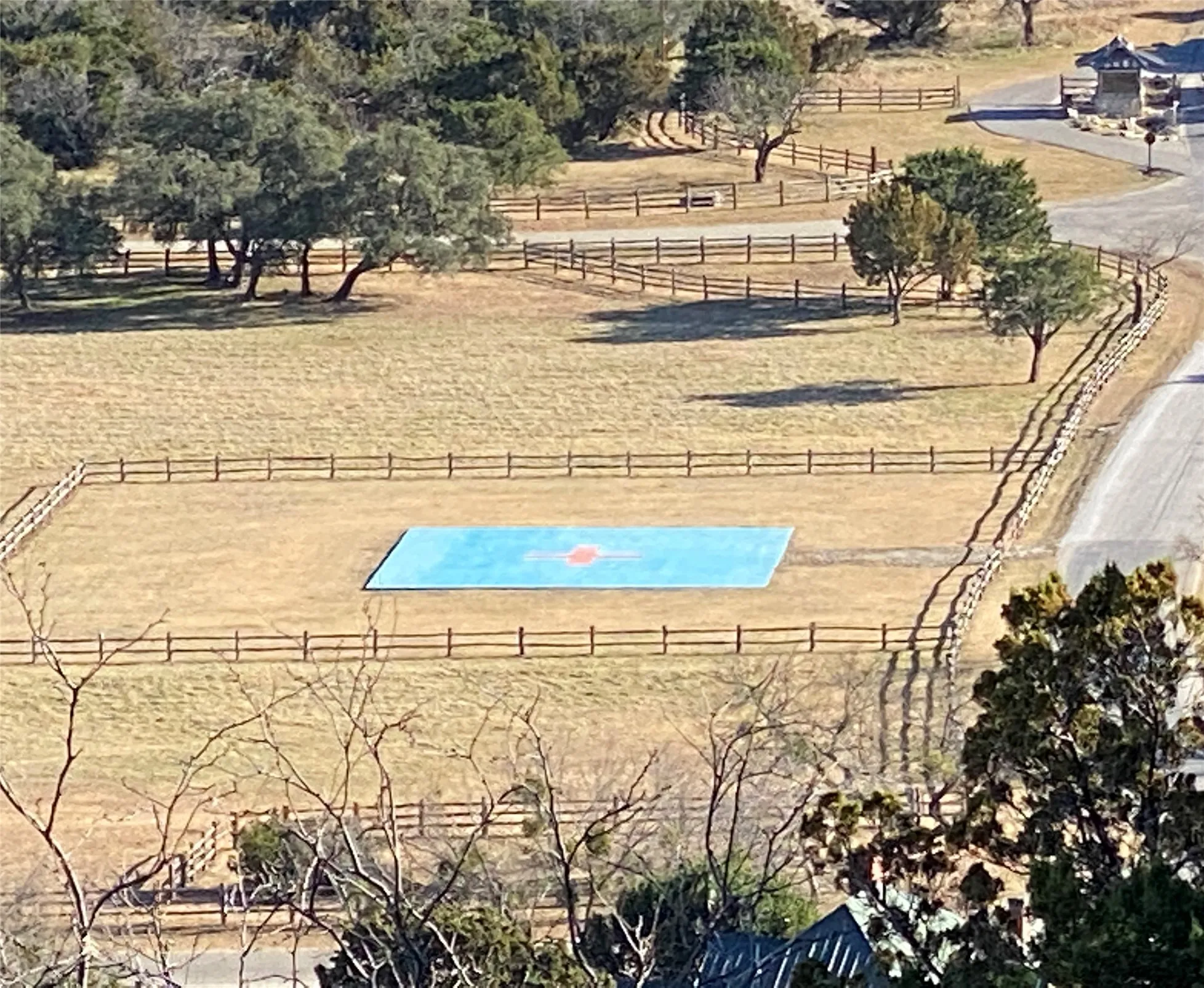 Helicopter landing pad