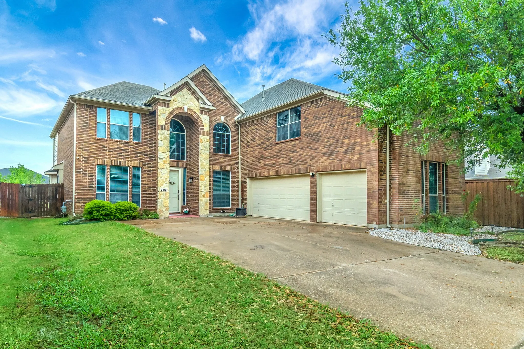 Single Family Residence For Sale in Tarrant County , 2312 Tawny Owl Road, Grand Prairie, Texas 75052, 4 Bedroom, 3 Bathroom, 3 Garage spaces, 4,100 Sqft, built in 2007, mls#21314500, Real Estate Agent in Grand Prairie, Homes For Sale in Tarrant county, Homes For Sale in Grand Prairie, Realtor in Grand Prairie Texas, Real Estate Brokerage Independent Realty Texas, Luminita Cordes Realtor