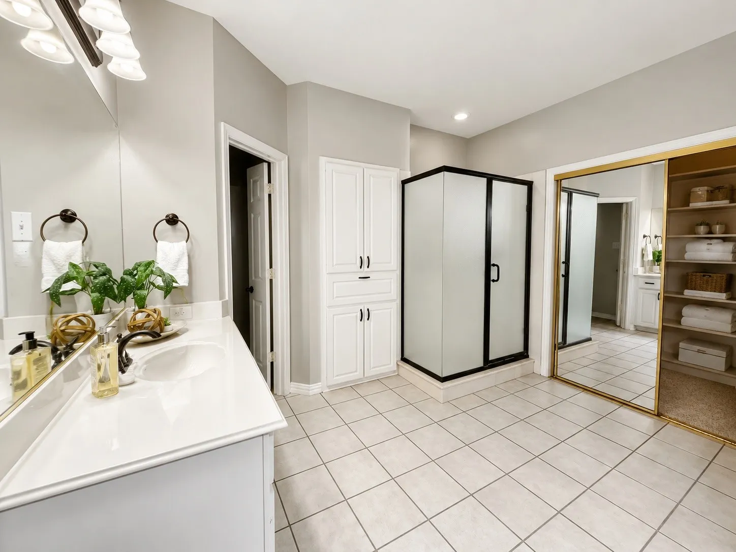 Single Family Residence For Sale in Denton County , 3100 Green Hollow Court, Highland Village, Texas 75077, 5 Bedroom, 4 Bathroom, 3 Garage spaces, 3,044 Sqft, built in 1996, mls#21310753, Real Estate Agent in Highland Village, Homes For Sale in Denton county, Homes For Sale in Highland Village, Realtor in Highland Village Texas, Real Estate Brokerage Independent Realty Texas, Luminita Cordes Realtor