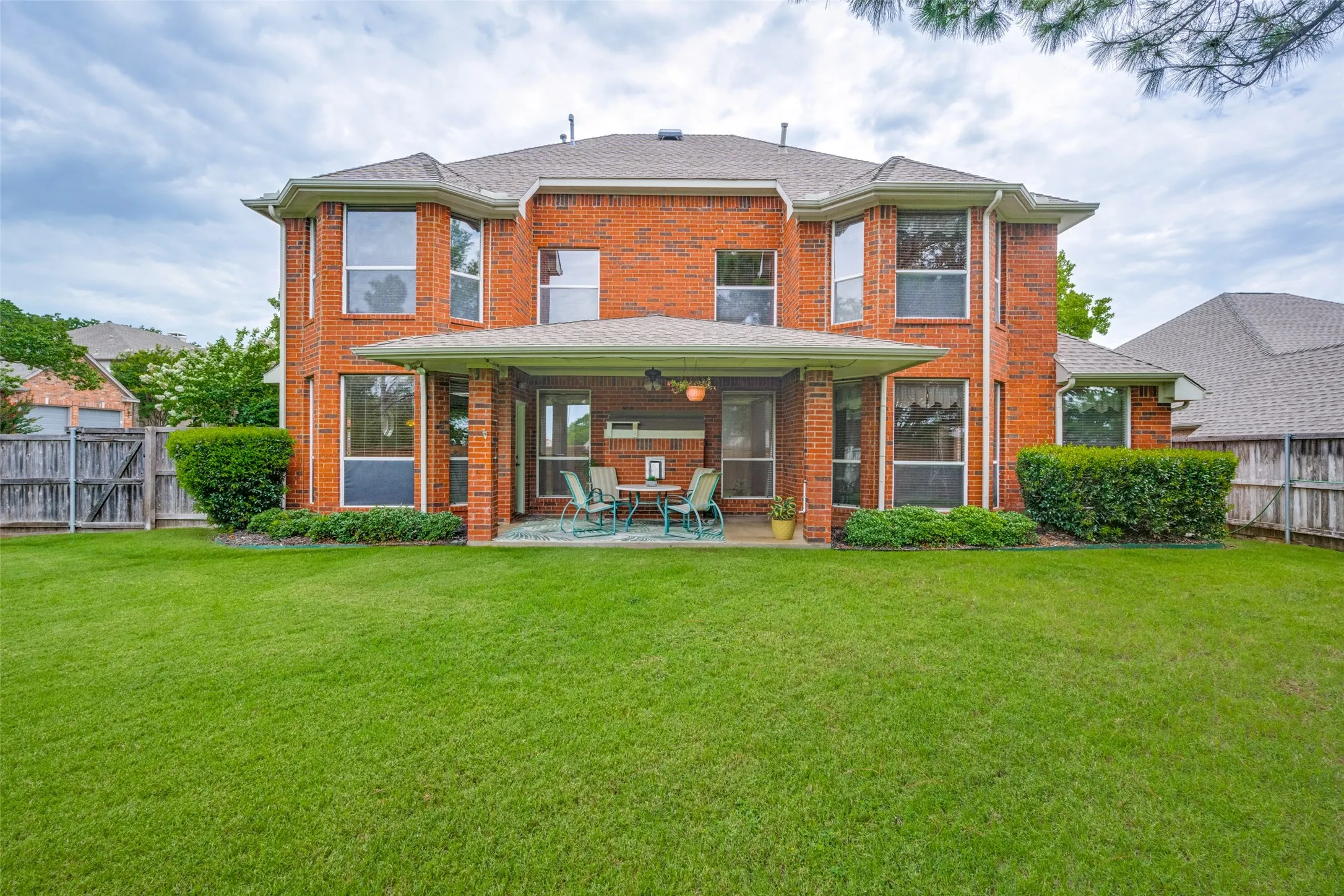 Single Family Residence For Sale in Denton County , 3100 Green Hollow Court, Highland Village, Texas 75077, 5 Bedroom, 4 Bathroom, 3 Garage spaces, 3,044 Sqft, built in 1996, mls#21310753, Real Estate Agent in Highland Village, Homes For Sale in Denton county, Homes For Sale in Highland Village, Realtor in Highland Village Texas, Real Estate Brokerage Independent Realty Texas, Luminita Cordes Realtor