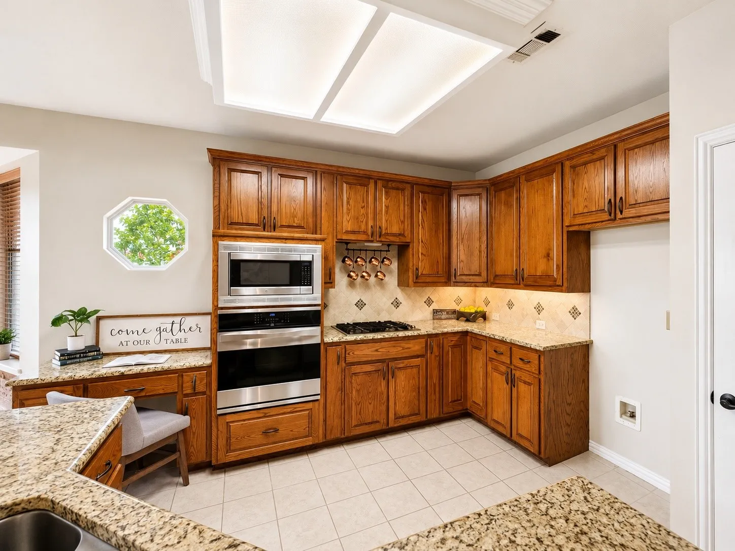 Single Family Residence For Sale in Denton County , 3100 Green Hollow Court, Highland Village, Texas 75077, 5 Bedroom, 4 Bathroom, 3 Garage spaces, 3,044 Sqft, built in 1996, mls#21310753, Real Estate Agent in Highland Village, Homes For Sale in Denton county, Homes For Sale in Highland Village, Realtor in Highland Village Texas, Real Estate Brokerage Independent Realty Texas, Luminita Cordes Realtor