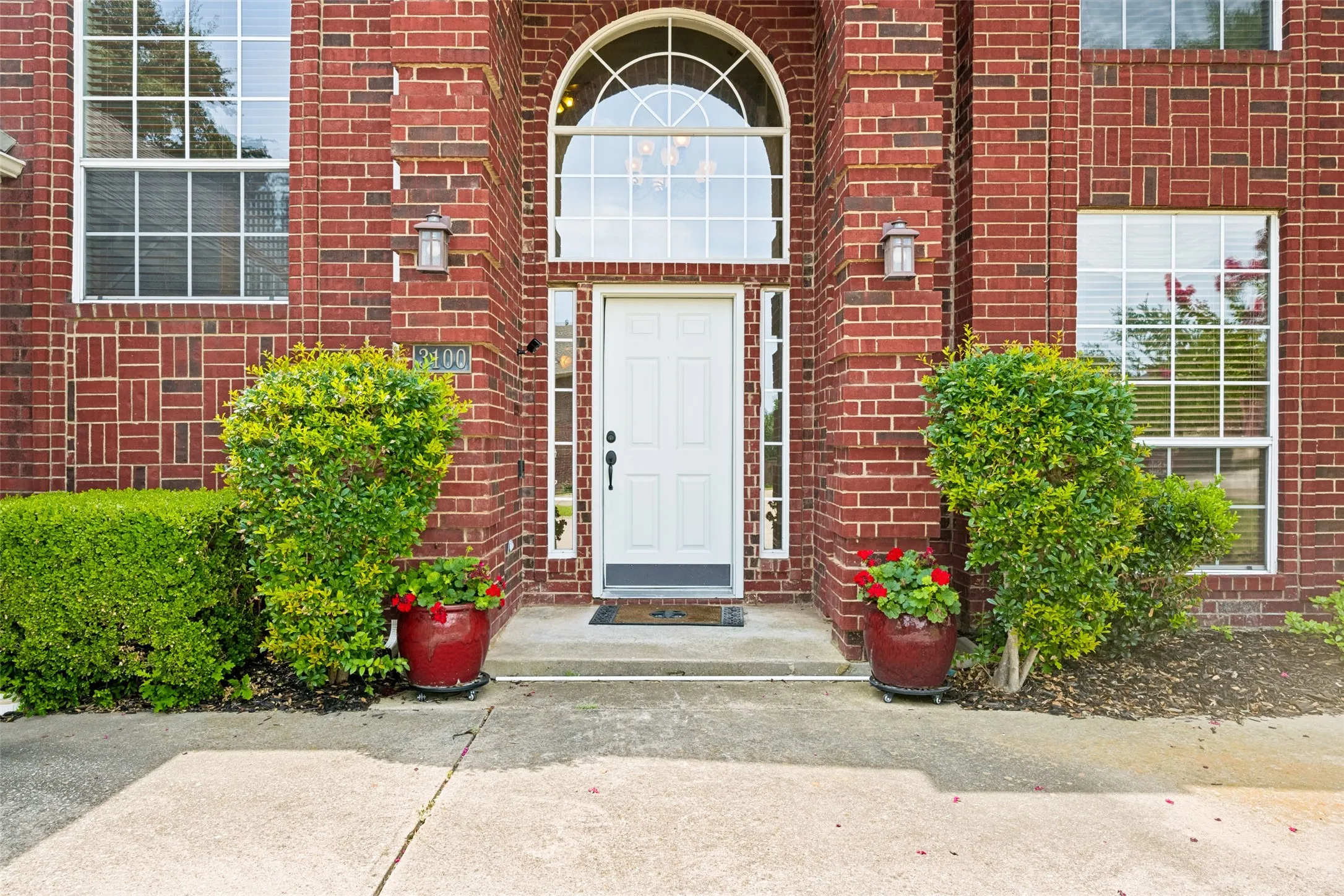 Single Family Residence For Sale in Denton County , 3100 Green Hollow Court, Highland Village, Texas 75077, 5 Bedroom, 4 Bathroom, 3 Garage spaces, 3,044 Sqft, built in 1996, mls#21310753, Real Estate Agent in Highland Village, Homes For Sale in Denton county, Homes For Sale in Highland Village, Realtor in Highland Village Texas, Real Estate Brokerage Independent Realty Texas, Luminita Cordes Realtor