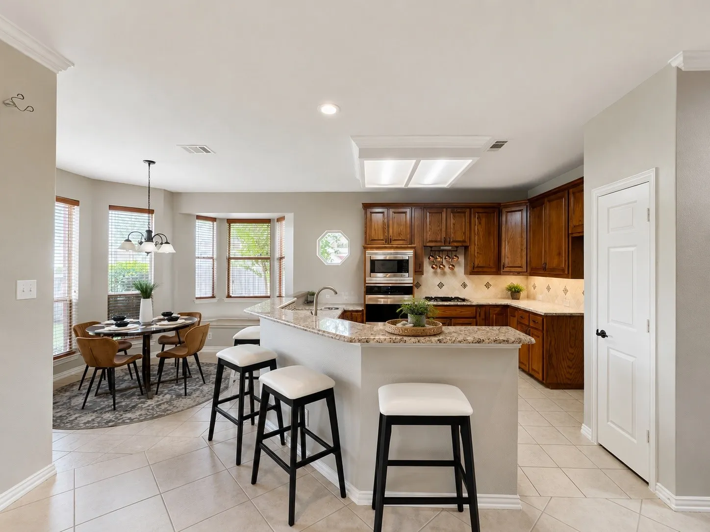 Single Family Residence For Sale in Denton County , 3100 Green Hollow Court, Highland Village, Texas 75077, 5 Bedroom, 4 Bathroom, 3 Garage spaces, 3,044 Sqft, built in 1996, mls#21310753, Real Estate Agent in Highland Village, Homes For Sale in Denton county, Homes For Sale in Highland Village, Realtor in Highland Village Texas, Real Estate Brokerage Independent Realty Texas, Luminita Cordes Realtor