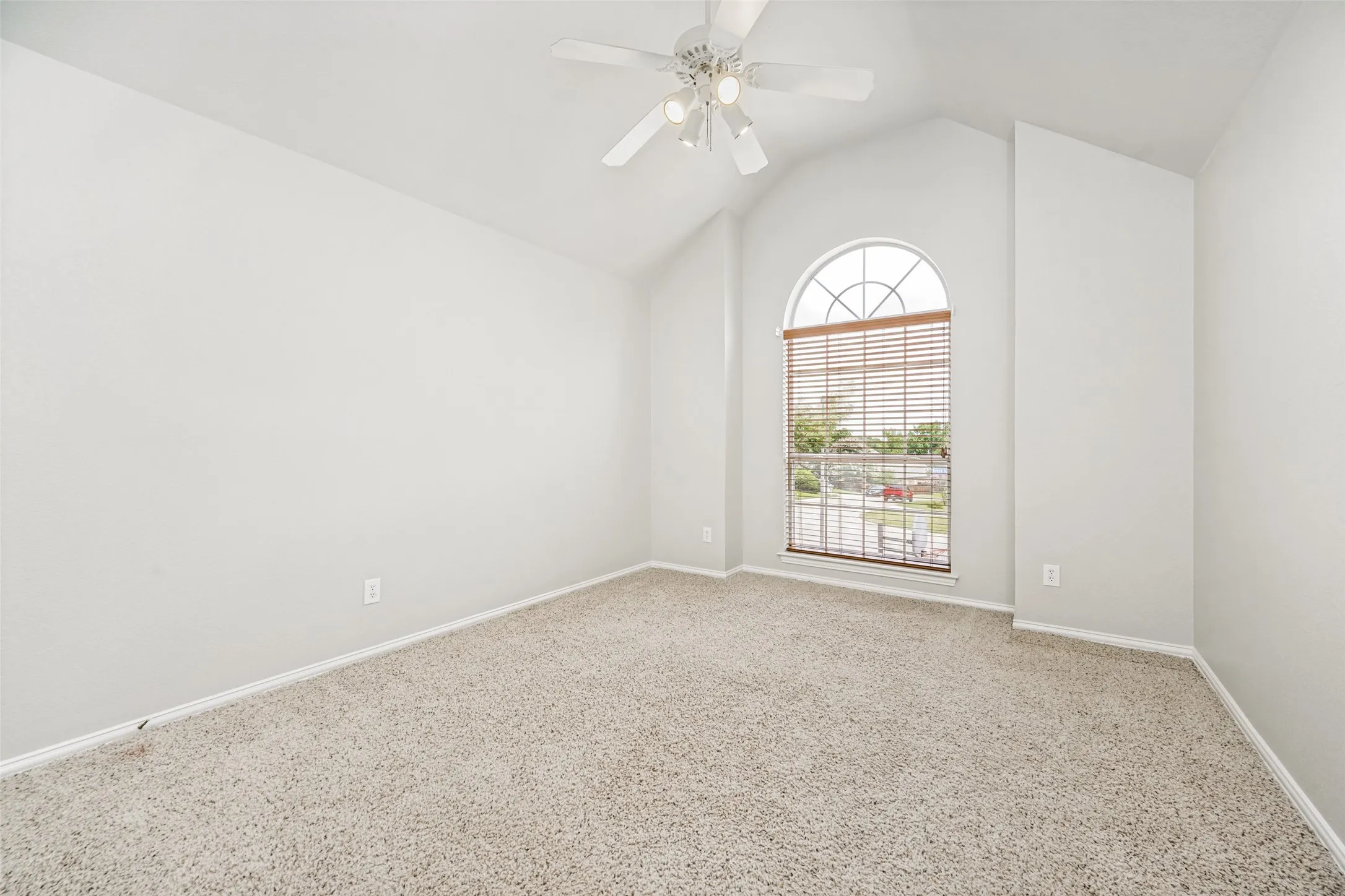 Single Family Residence For Sale in Denton County , 3100 Green Hollow Court, Highland Village, Texas 75077, 5 Bedroom, 4 Bathroom, 3 Garage spaces, 3,044 Sqft, built in 1996, mls#21310753, Real Estate Agent in Highland Village, Homes For Sale in Denton county, Homes For Sale in Highland Village, Realtor in Highland Village Texas, Real Estate Brokerage Independent Realty Texas, Luminita Cordes Realtor