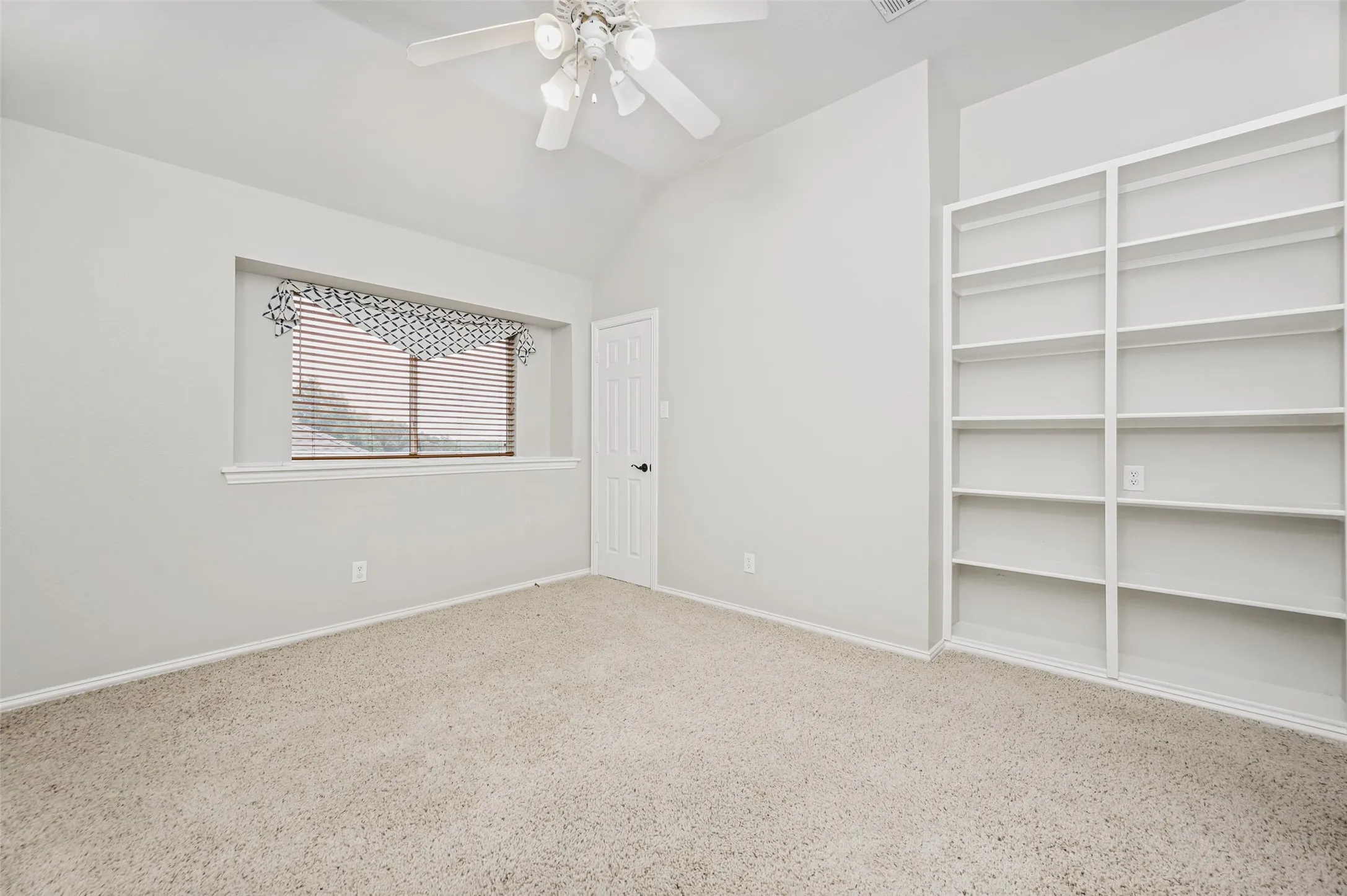 Single Family Residence For Sale in Denton County , 3100 Green Hollow Court, Highland Village, Texas 75077, 5 Bedroom, 4 Bathroom, 3 Garage spaces, 3,044 Sqft, built in 1996, mls#21310753, Real Estate Agent in Highland Village, Homes For Sale in Denton county, Homes For Sale in Highland Village, Realtor in Highland Village Texas, Real Estate Brokerage Independent Realty Texas, Luminita Cordes Realtor