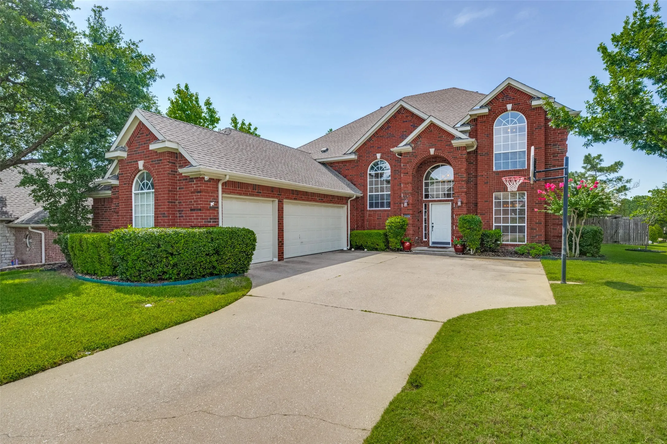 Single Family Residence For Sale in Denton County , 3100 Green Hollow Court, Highland Village, Texas 75077, 5 Bedroom, 4 Bathroom, 3 Garage spaces, 3,044 Sqft, built in 1996, mls#21310753, Real Estate Agent in Highland Village, Homes For Sale in Denton county, Homes For Sale in Highland Village, Realtor in Highland Village Texas, Real Estate Brokerage Independent Realty Texas, Luminita Cordes Realtor