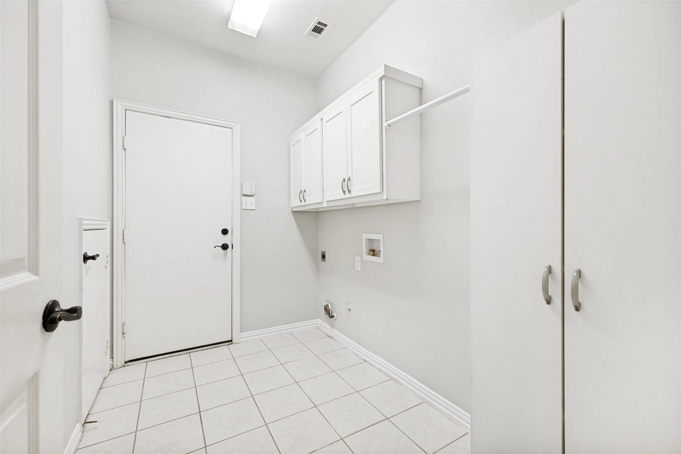 Single Family Residence For Sale in Denton County , 3100 Green Hollow Court, Highland Village, Texas 75077, 5 Bedroom, 4 Bathroom, 3 Garage spaces, 3,044 Sqft, built in 1996, mls#21310753, Real Estate Agent in Highland Village, Homes For Sale in Denton county, Homes For Sale in Highland Village, Realtor in Highland Village Texas, Real Estate Brokerage Independent Realty Texas, Luminita Cordes Realtor