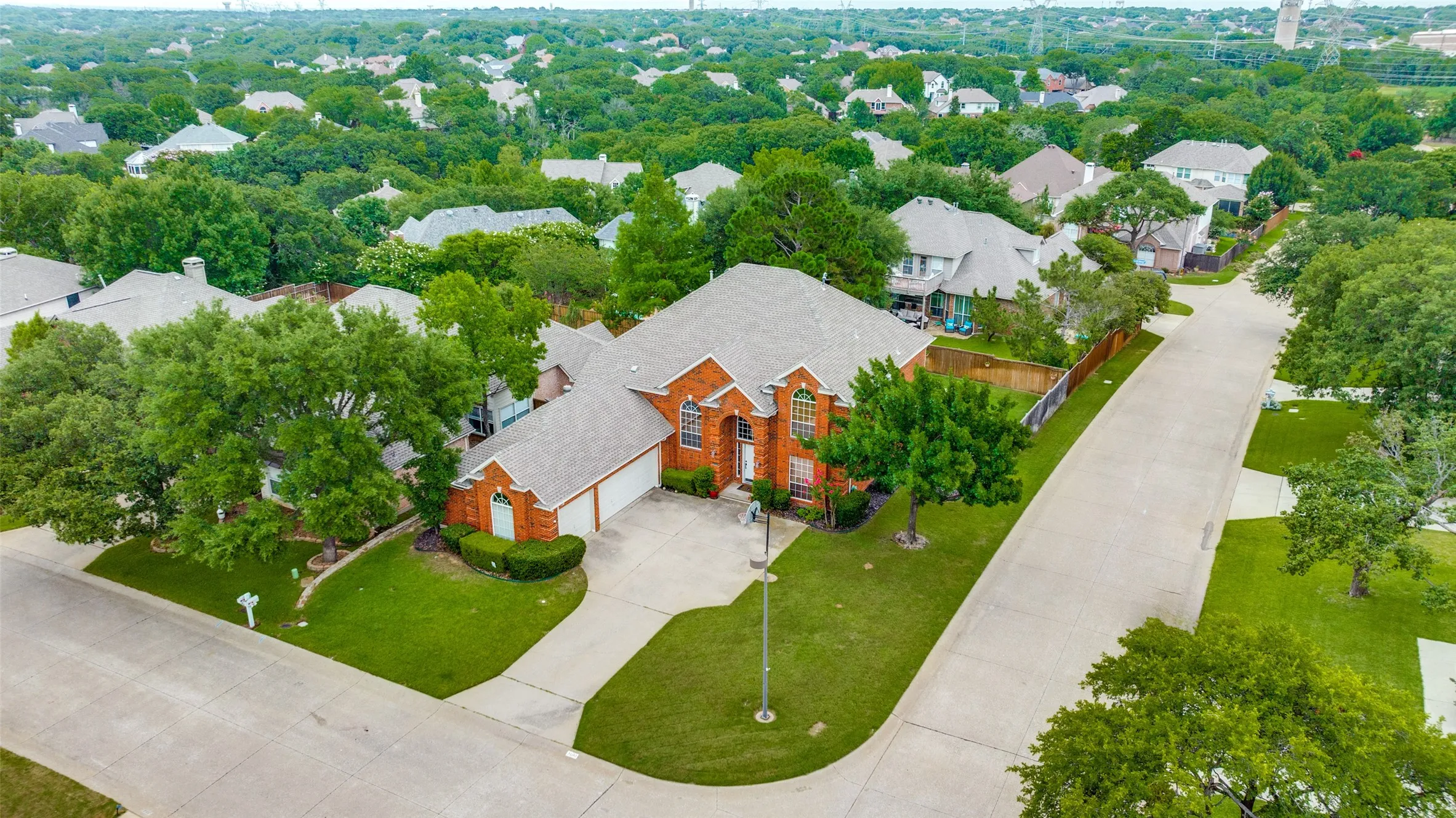 Single Family Residence For Sale in Denton County , 3100 Green Hollow Court, Highland Village, Texas 75077, 5 Bedroom, 4 Bathroom, 3 Garage spaces, 3,044 Sqft, built in 1996, mls#21310753, Real Estate Agent in Highland Village, Homes For Sale in Denton county, Homes For Sale in Highland Village, Realtor in Highland Village Texas, Real Estate Brokerage Independent Realty Texas, Luminita Cordes Realtor