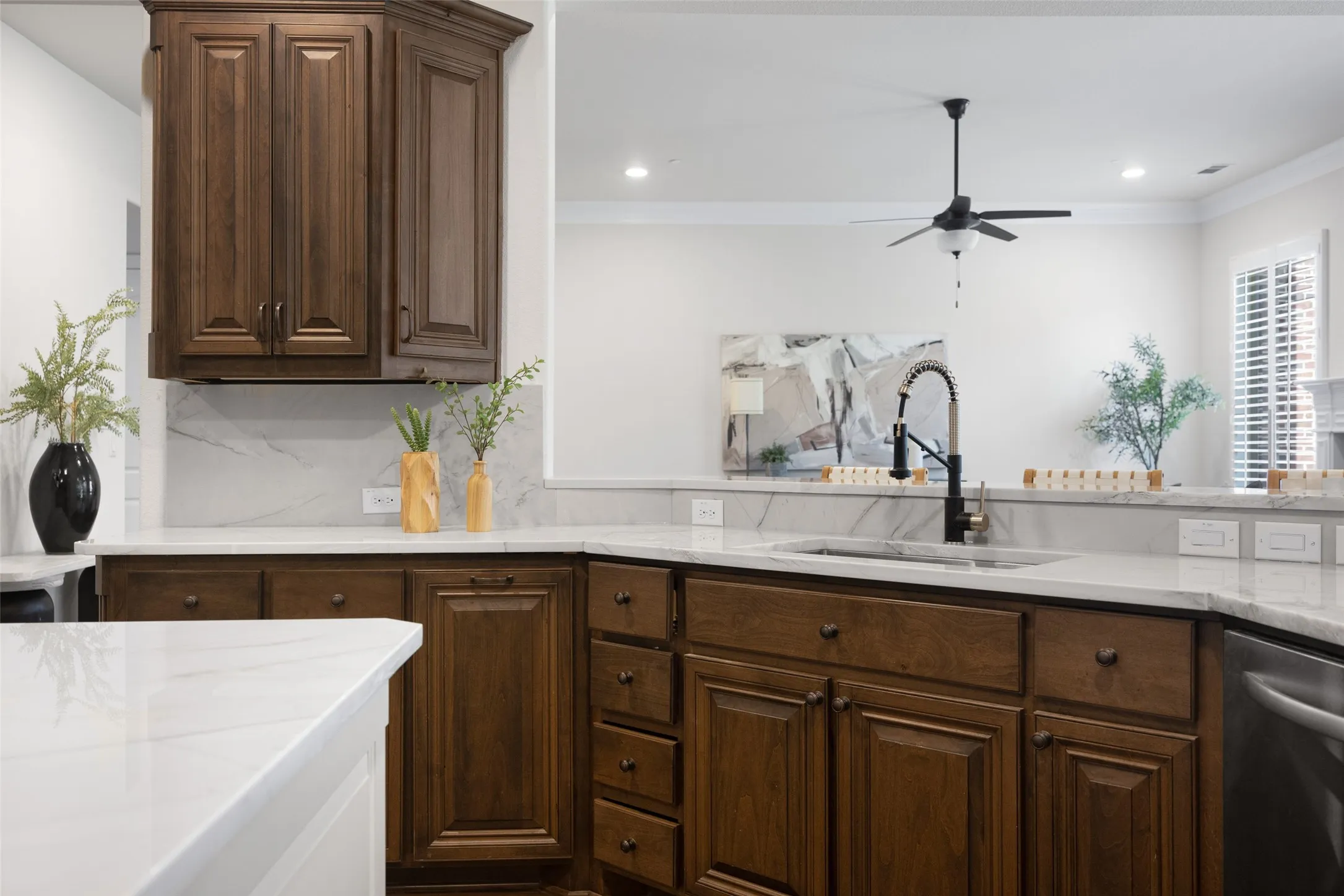 Single Family Residence For Sale in Tarrant County , 812 Glen Abbey Drive, Southlake, Texas 76092, 5 Bedroom, 6 Bathroom, 3 Garage spaces, 5,938 Sqft, built in 2013, mls#21314125, Real Estate Agent in Southlake, Homes For Sale in Tarrant county, Homes For Sale in Southlake, Realtor in Southlake Texas, Real Estate Brokerage Independent Realty Texas, Luminita Cordes Realtor