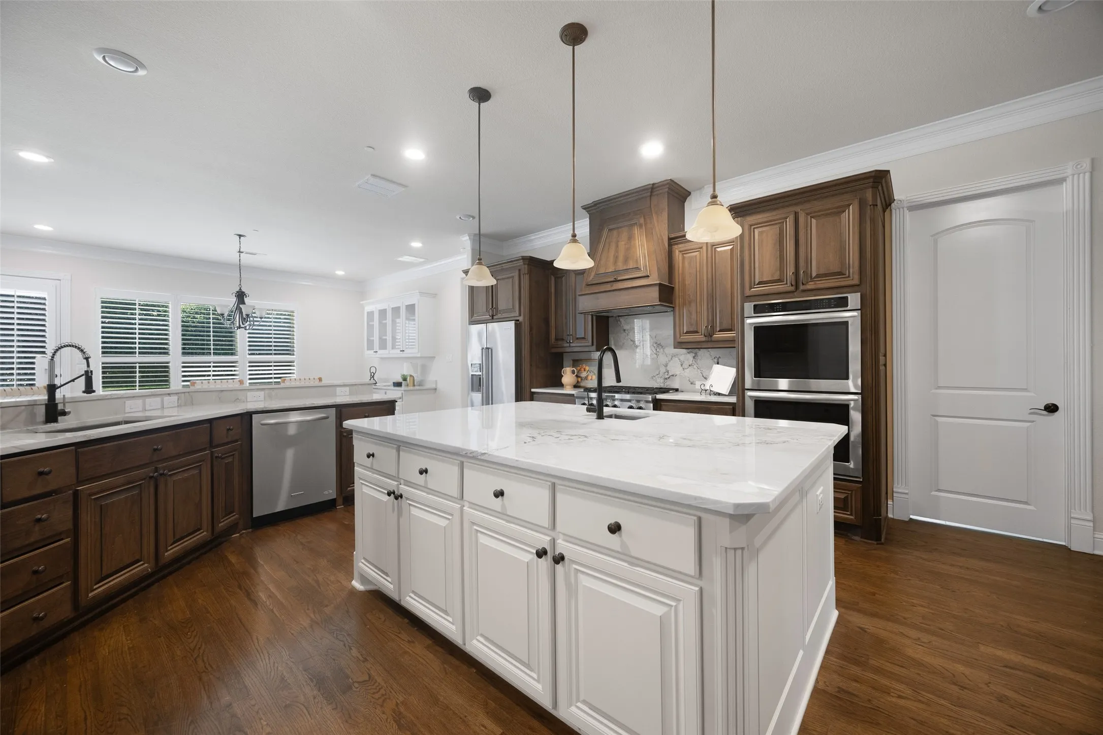 Single Family Residence For Sale in Tarrant County , 812 Glen Abbey Drive, Southlake, Texas 76092, 5 Bedroom, 6 Bathroom, 3 Garage spaces, 5,938 Sqft, built in 2013, mls#21314125, Real Estate Agent in Southlake, Homes For Sale in Tarrant county, Homes For Sale in Southlake, Realtor in Southlake Texas, Real Estate Brokerage Independent Realty Texas, Luminita Cordes Realtor