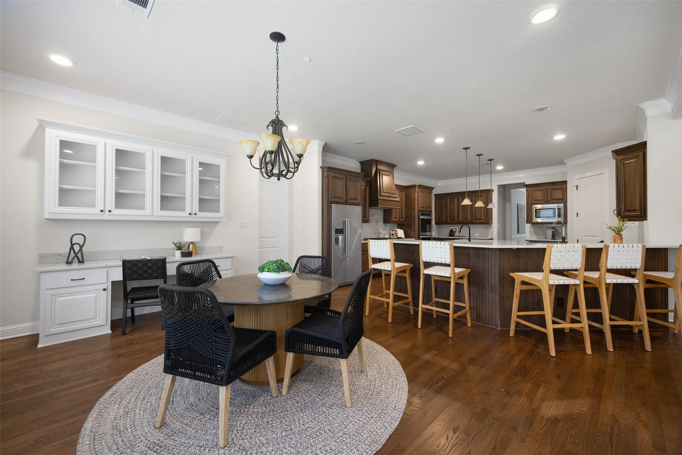 Single Family Residence For Sale in Tarrant County , 812 Glen Abbey Drive, Southlake, Texas 76092, 5 Bedroom, 6 Bathroom, 3 Garage spaces, 5,938 Sqft, built in 2013, mls#21314125, Real Estate Agent in Southlake, Homes For Sale in Tarrant county, Homes For Sale in Southlake, Realtor in Southlake Texas, Real Estate Brokerage Independent Realty Texas, Luminita Cordes Realtor
