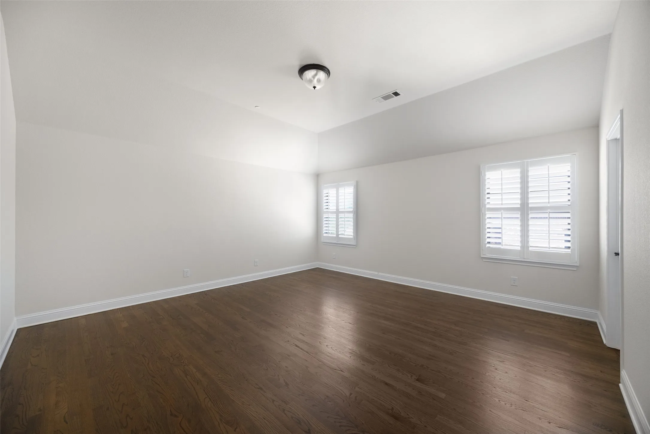 Single Family Residence For Sale in Tarrant County , 812 Glen Abbey Drive, Southlake, Texas 76092, 5 Bedroom, 6 Bathroom, 3 Garage spaces, 5,938 Sqft, built in 2013, mls#21314125, Real Estate Agent in Southlake, Homes For Sale in Tarrant county, Homes For Sale in Southlake, Realtor in Southlake Texas, Real Estate Brokerage Independent Realty Texas, Luminita Cordes Realtor