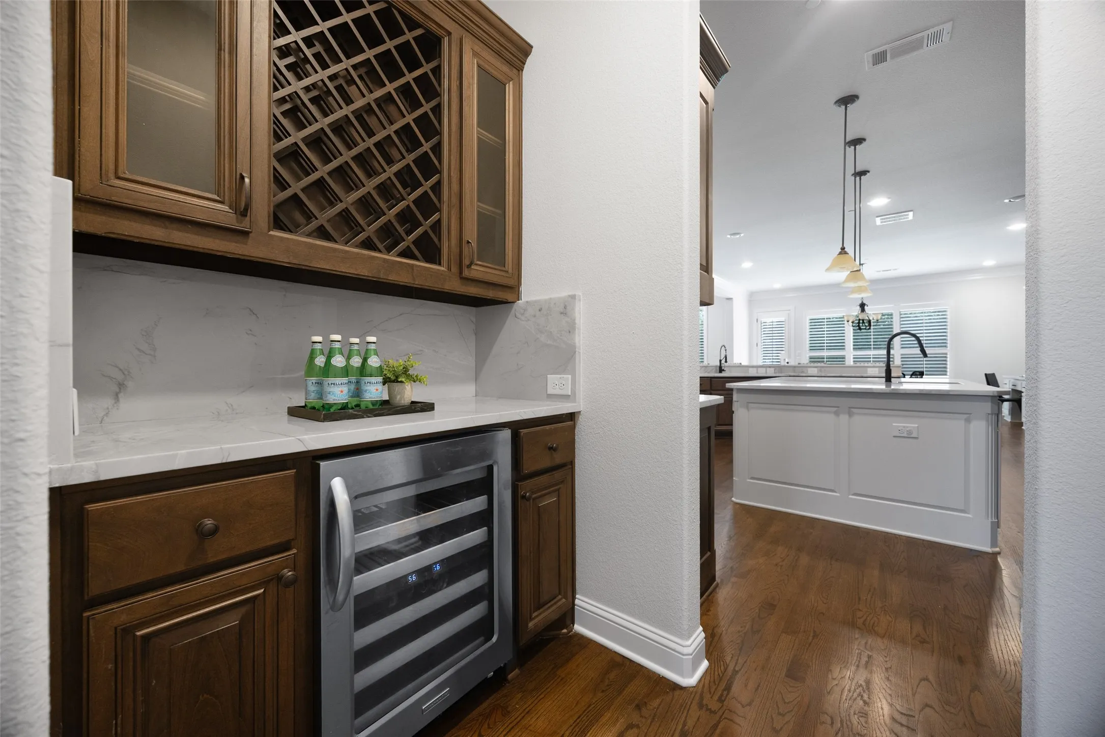 Single Family Residence For Sale in Tarrant County , 812 Glen Abbey Drive, Southlake, Texas 76092, 5 Bedroom, 6 Bathroom, 3 Garage spaces, 5,938 Sqft, built in 2013, mls#21314125, Real Estate Agent in Southlake, Homes For Sale in Tarrant county, Homes For Sale in Southlake, Realtor in Southlake Texas, Real Estate Brokerage Independent Realty Texas, Luminita Cordes Realtor