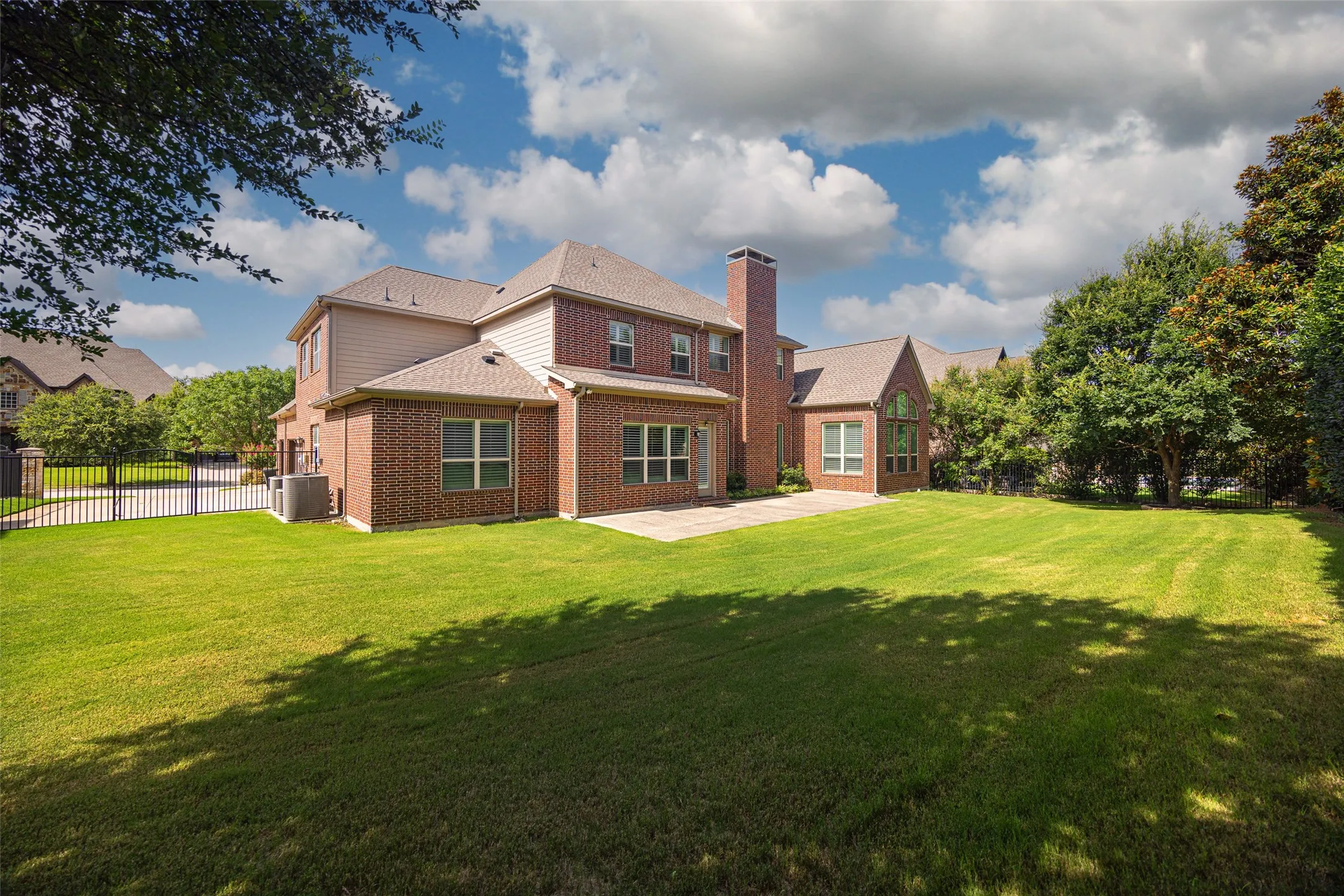 Single Family Residence For Sale in Tarrant County , 812 Glen Abbey Drive, Southlake, Texas 76092, 5 Bedroom, 6 Bathroom, 3 Garage spaces, 5,938 Sqft, built in 2013, mls#21314125, Real Estate Agent in Southlake, Homes For Sale in Tarrant county, Homes For Sale in Southlake, Realtor in Southlake Texas, Real Estate Brokerage Independent Realty Texas, Luminita Cordes Realtor
