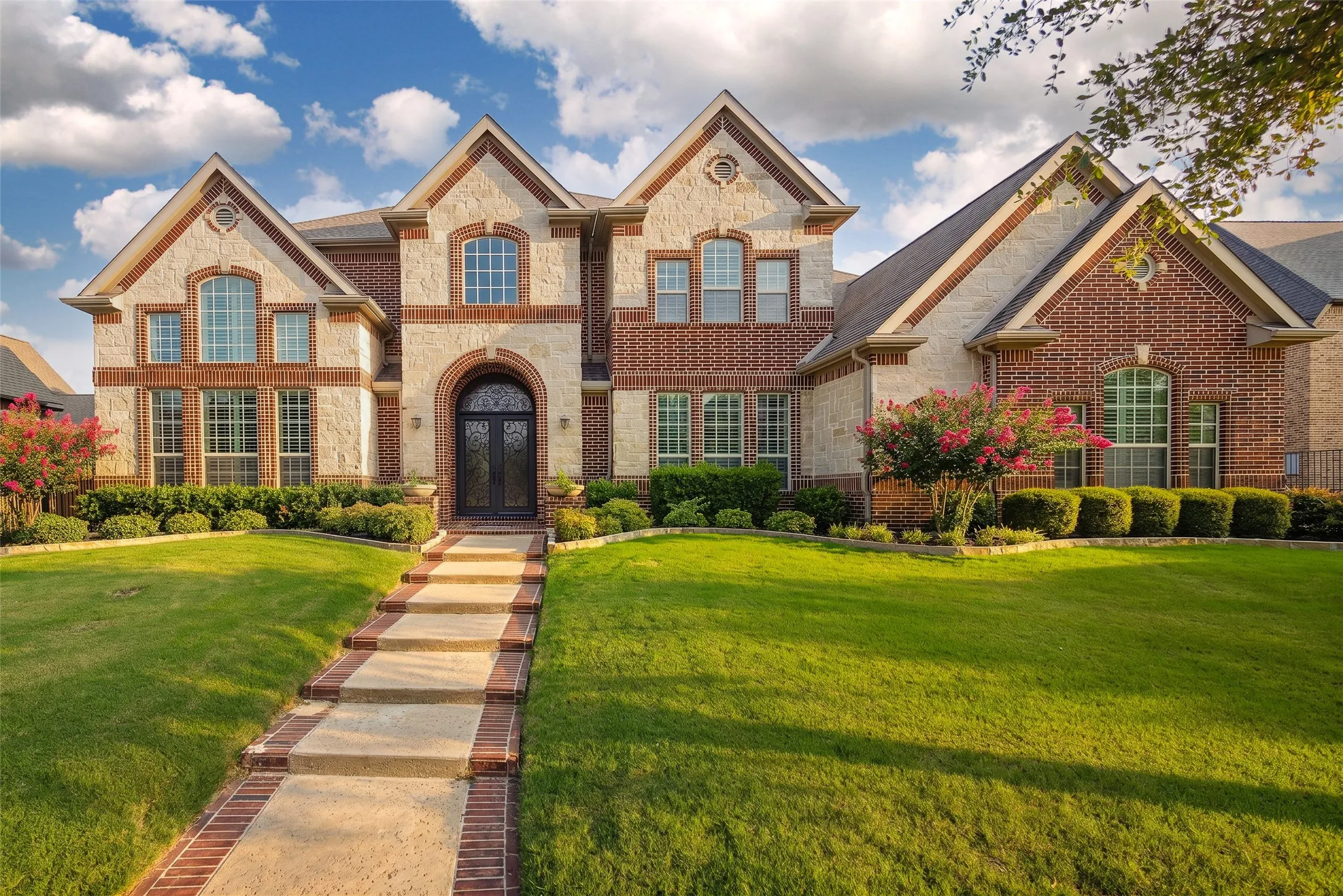 Single Family Residence For Sale in Tarrant County , 812 Glen Abbey Drive, Southlake, Texas 76092, 5 Bedroom, 6 Bathroom, 3 Garage spaces, 5,938 Sqft, built in 2013, mls#21314125, Real Estate Agent in Southlake, Homes For Sale in Tarrant county, Homes For Sale in Southlake, Realtor in Southlake Texas, Real Estate Brokerage Independent Realty Texas, Luminita Cordes Realtor