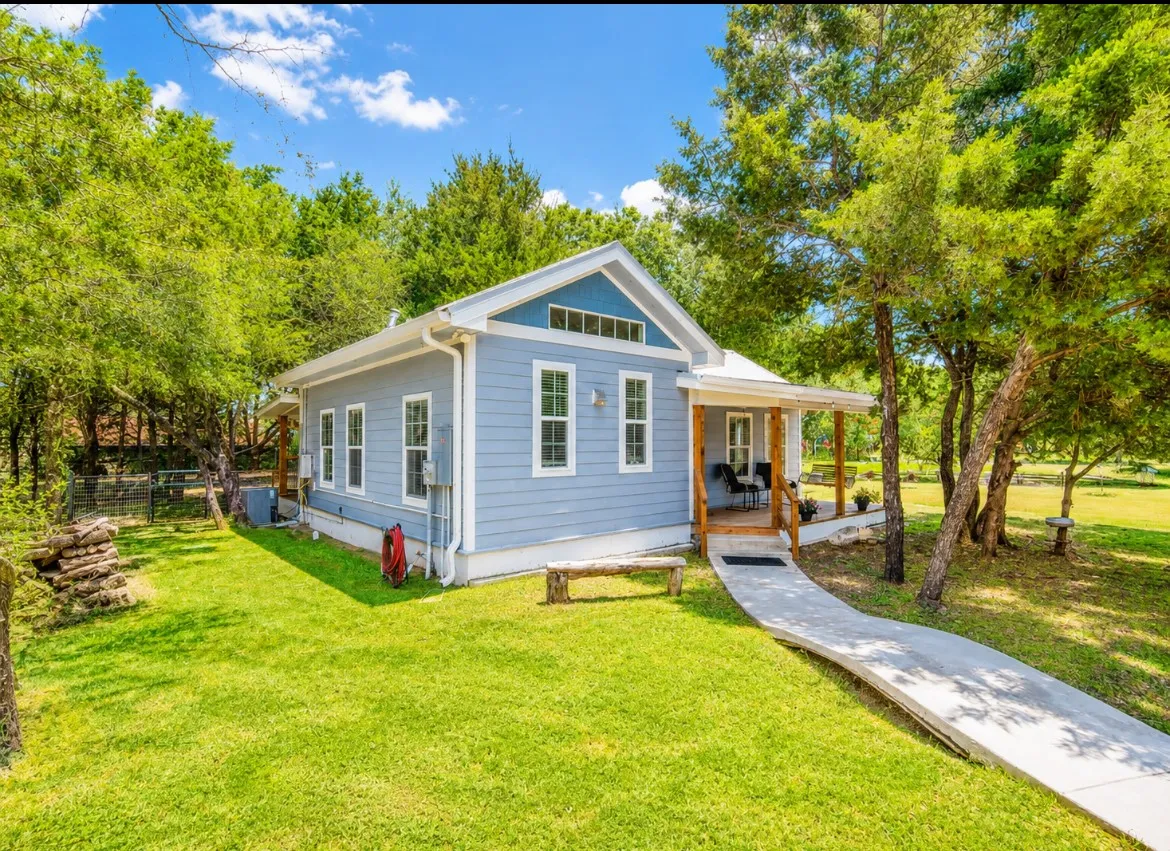 Single Family Residence For Sale in Mc Lennan County , 14275 Gholson Road, Gholson, Texas 76705, 3 Bedroom, 2 Bathroom, Garage spaces, 980 Sqft, built in 2021, mls#21313954, Real Estate Agent in Gholson, Homes For Sale in Mc Lennan county, Homes For Sale in Gholson, Realtor in Gholson Texas, Real Estate Brokerage Independent Realty Texas, Luminita Cordes Realtor