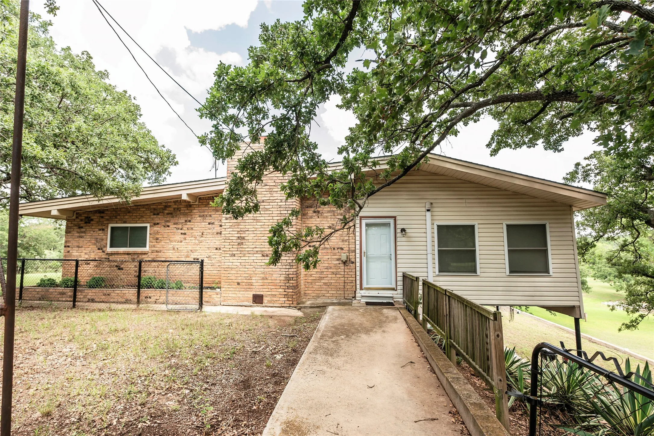 Single Family Residence For Sale in Montague County , 2255 Casino Road, Nocona, Texas 76255, 4 Bedrooms, 1 Bathroom, 2 Garage spaces, 2,240 Sqft, built in 1985, Price $550,000, mls#21314507, Real Estate Agent in Nocona, Homes For Sale in Montague county, Homes For Sale in Nocona, Realtor in Nocona Texas, Real Estate Brokerage Independent Realty Texas, Luminita Cordes Realtor