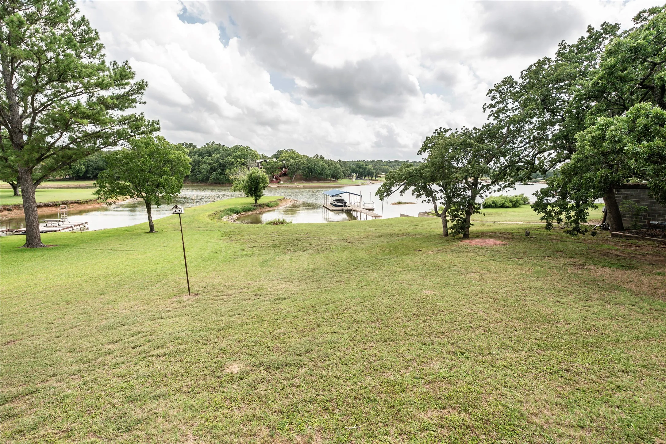 Single Family Residence For Sale in Montague County , 2255 Casino Road, Nocona, Texas 76255, 4 Bedrooms, 1 Bathroom, 2 Garage spaces, 2,240 Sqft, built in 1985, Price $550,000, mls#21314507, Real Estate Agent in Nocona, Homes For Sale in Montague county, Homes For Sale in Nocona, Realtor in Nocona Texas, Real Estate Brokerage Independent Realty Texas, Luminita Cordes Realtor