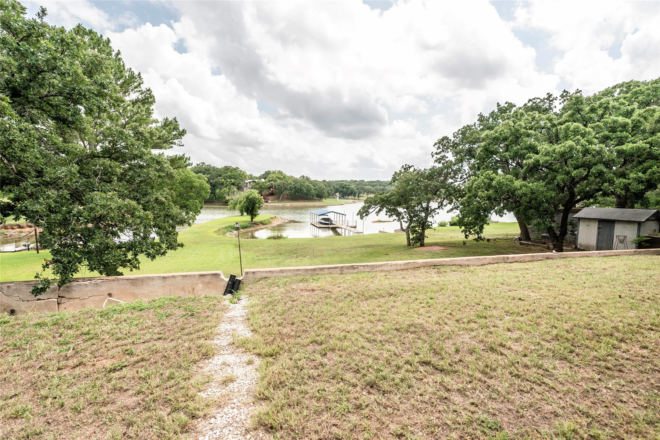 Single Family Residence For Sale in Montague County , 2255 Casino Road, Nocona, Texas 76255, 4 Bedrooms, 1 Bathroom, 2 Garage spaces, 2,240 Sqft, built in 1985, Price $550,000, mls#21314507, Real Estate Agent in Nocona, Homes For Sale in Montague county, Homes For Sale in Nocona, Realtor in Nocona Texas, Real Estate Brokerage Independent Realty Texas, Luminita Cordes Realtor