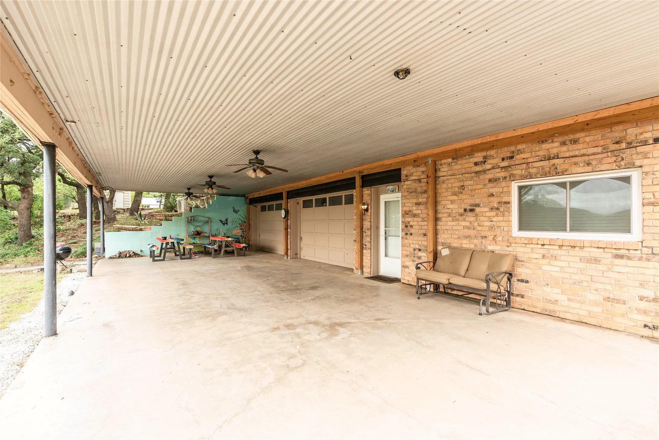 Single Family Residence For Sale in Montague County , 2255 Casino Road, Nocona, Texas 76255, 4 Bedrooms, 1 Bathroom, 2 Garage spaces, 2,240 Sqft, built in 1985, Price $550,000, mls#21314507, Real Estate Agent in Nocona, Homes For Sale in Montague county, Homes For Sale in Nocona, Realtor in Nocona Texas, Real Estate Brokerage Independent Realty Texas, Luminita Cordes Realtor