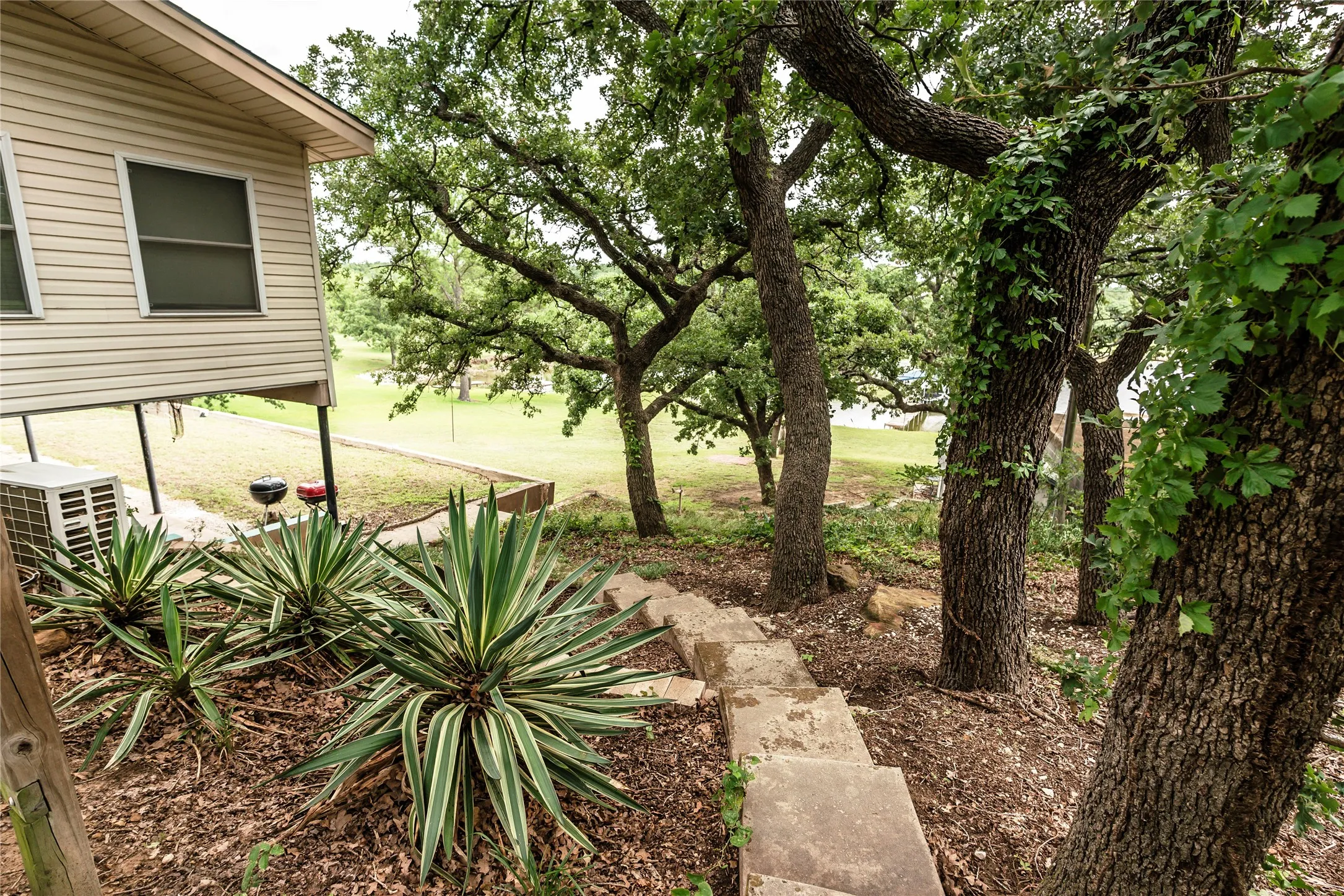 Single Family Residence For Sale in Montague County , 2255 Casino Road, Nocona, Texas 76255, 4 Bedrooms, 1 Bathroom, 2 Garage spaces, 2,240 Sqft, built in 1985, Price $550,000, mls#21314507, Real Estate Agent in Nocona, Homes For Sale in Montague county, Homes For Sale in Nocona, Realtor in Nocona Texas, Real Estate Brokerage Independent Realty Texas, Luminita Cordes Realtor