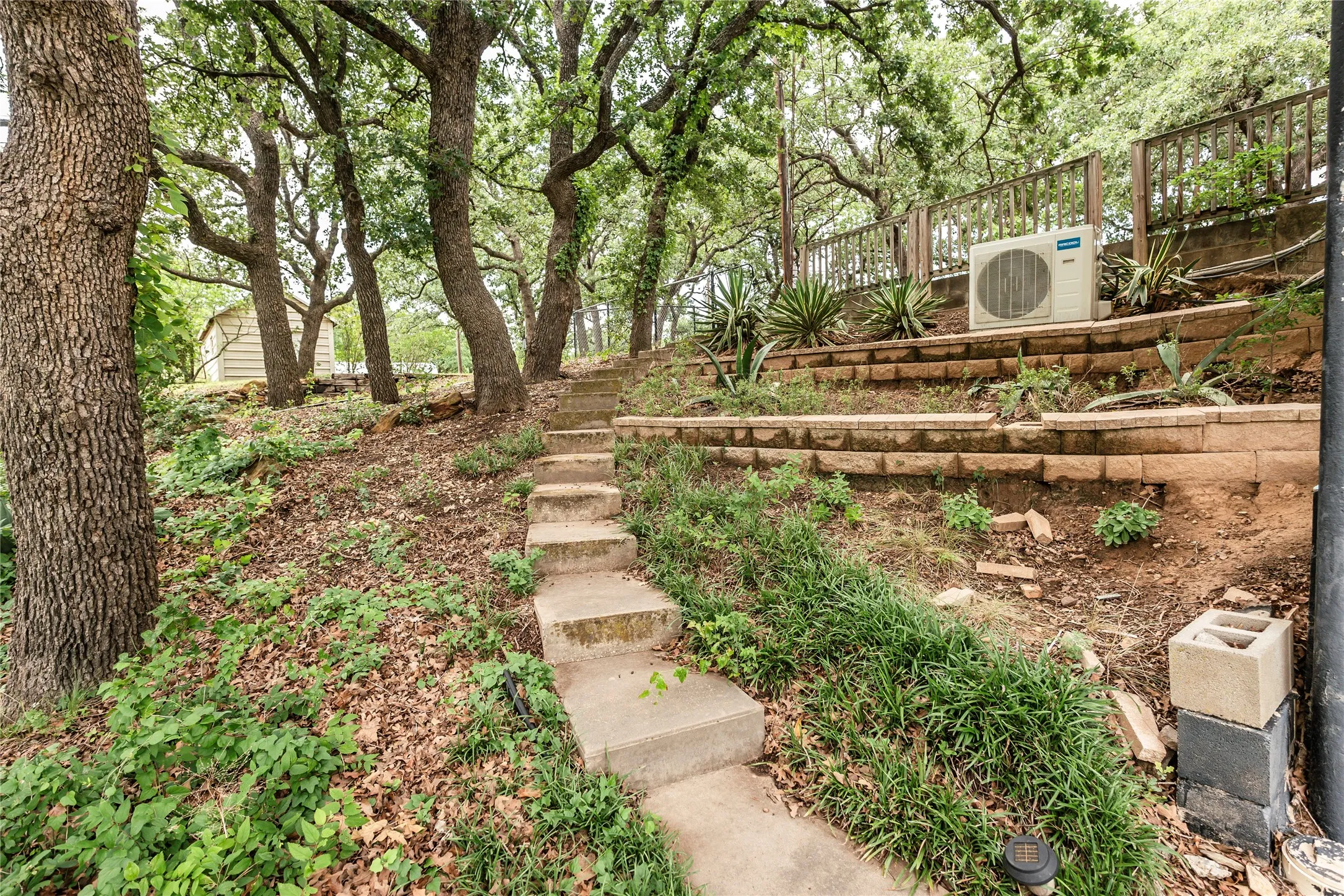 Single Family Residence For Sale in Montague County , 2255 Casino Road, Nocona, Texas 76255, 4 Bedrooms, 1 Bathroom, 2 Garage spaces, 2,240 Sqft, built in 1985, Price $550,000, mls#21314507, Real Estate Agent in Nocona, Homes For Sale in Montague county, Homes For Sale in Nocona, Realtor in Nocona Texas, Real Estate Brokerage Independent Realty Texas, Luminita Cordes Realtor