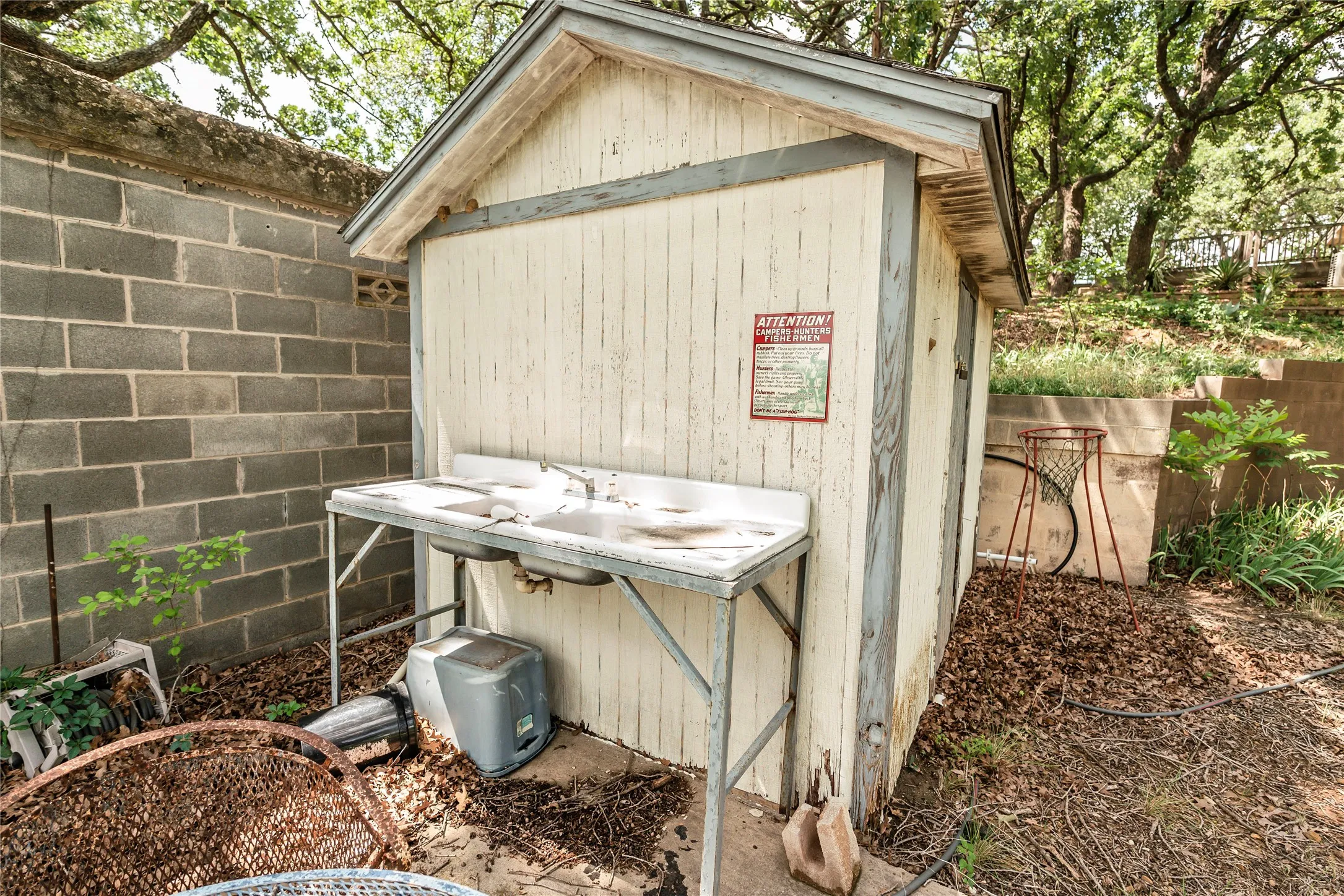 Single Family Residence For Sale in Montague County , 2255 Casino Road, Nocona, Texas 76255, 4 Bedrooms, 1 Bathroom, 2 Garage spaces, 2,240 Sqft, built in 1985, Price $550,000, mls#21314507, Real Estate Agent in Nocona, Homes For Sale in Montague county, Homes For Sale in Nocona, Realtor in Nocona Texas, Real Estate Brokerage Independent Realty Texas, Luminita Cordes Realtor