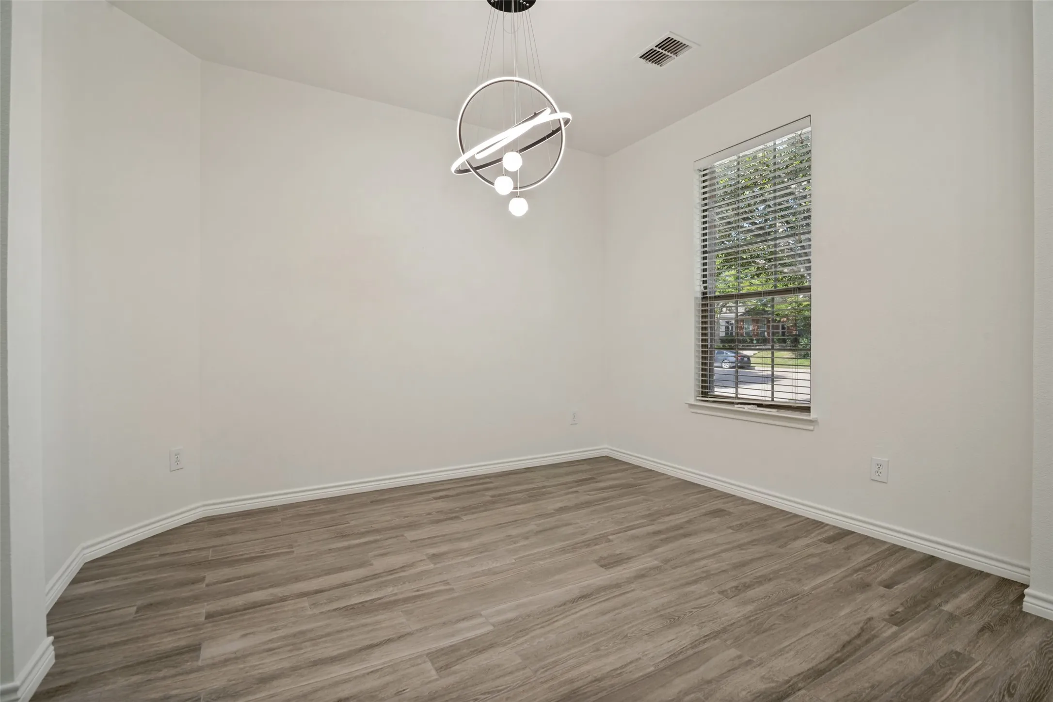 Single Family Residence For Sale in Collin County , 1516 Cedar Grove Court, Allen, Texas 75002, 5 Bedroom, 3 Bathroom, 2 Garage spaces, 2,561 Sqft, built in 2005, mls#21303122, Real Estate Agent in Allen, Homes For Sale in Collin county, Homes For Sale in Allen, Realtor in Allen Texas, Real Estate Brokerage Independent Realty Texas, Luminita Cordes Realtor