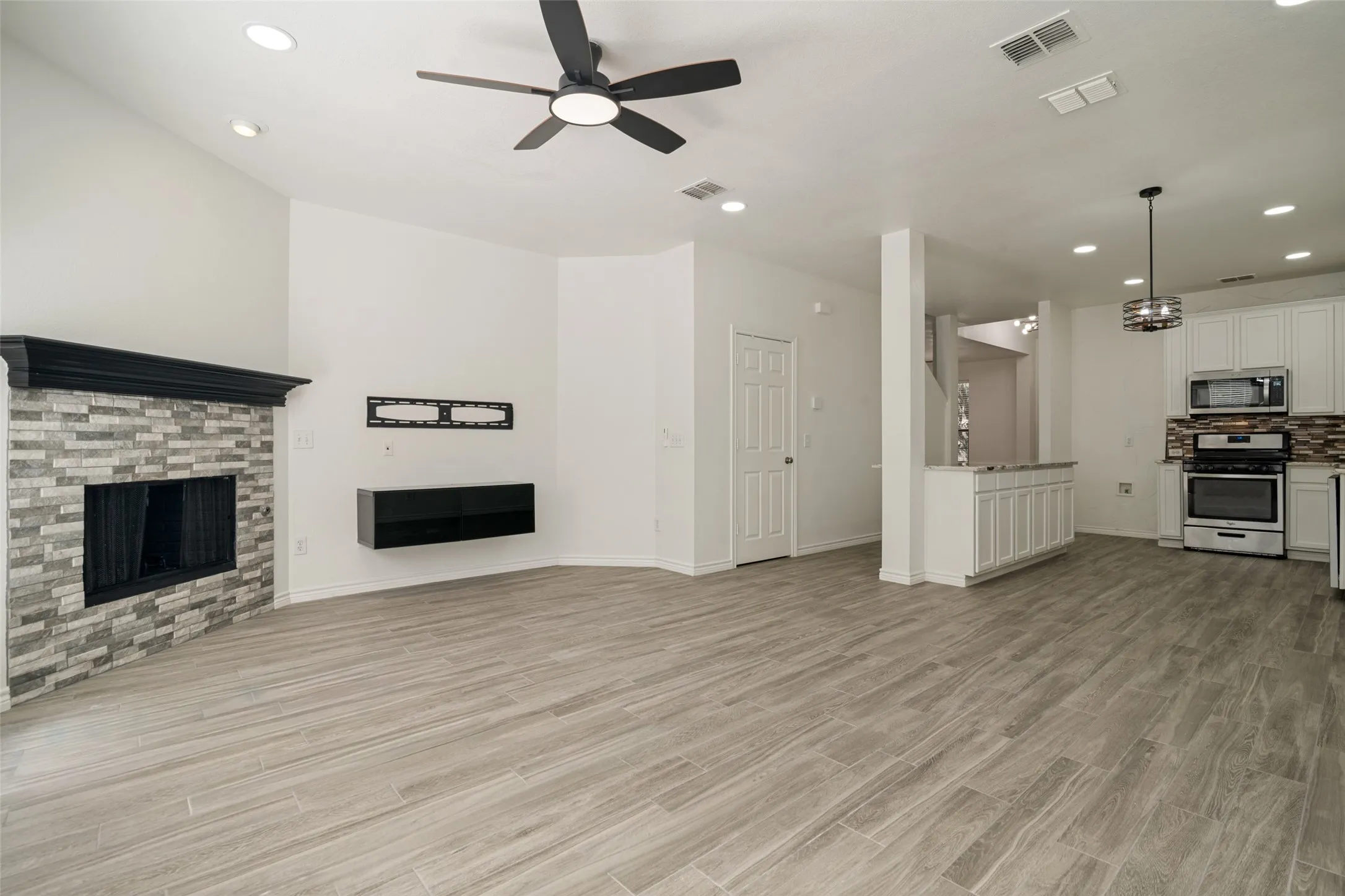 Single Family Residence For Sale in Collin County , 1516 Cedar Grove Court, Allen, Texas 75002, 5 Bedroom, 3 Bathroom, 2 Garage spaces, 2,561 Sqft, built in 2005, mls#21303122, Real Estate Agent in Allen, Homes For Sale in Collin county, Homes For Sale in Allen, Realtor in Allen Texas, Real Estate Brokerage Independent Realty Texas, Luminita Cordes Realtor