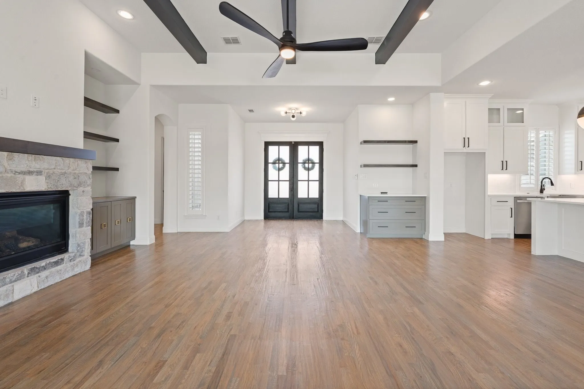 Single Family Residence For Sale in Johnson County , 6308 Vega Road, Godley, Texas 76044, 3 Bedroom, 3 Bathroom, 3 Garage spaces, 3,221 Sqft, built in 2022, mls#21310807, Real Estate Agent in Godley, Homes For Sale in Johnson county, Homes For Sale in Godley, Realtor in Godley Texas, Real Estate Brokerage Independent Realty Texas, Luminita Cordes Realtor