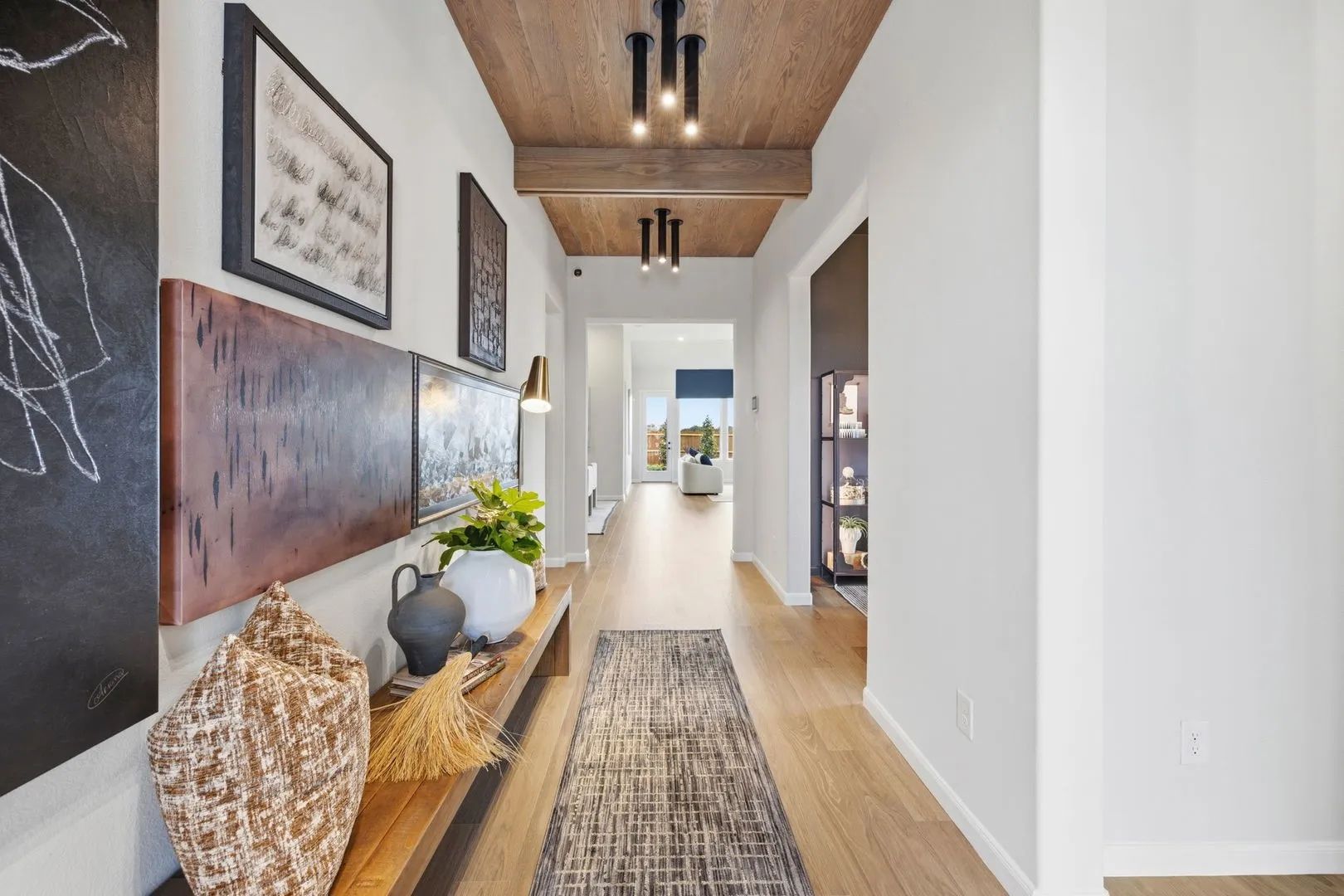 6-web-or-mls-1017-clayton-st
