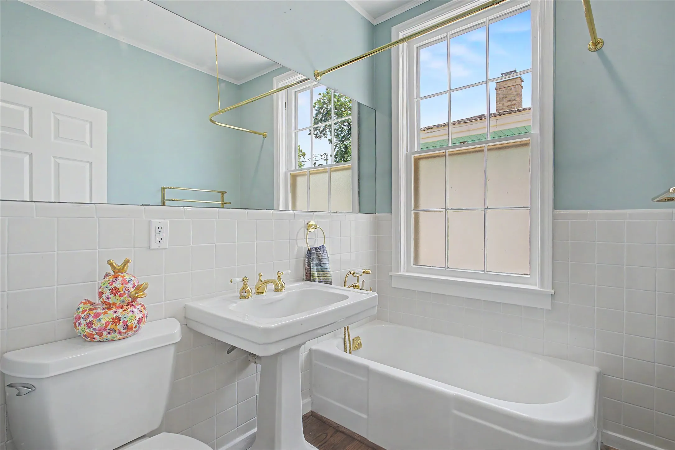Single Family Residence For Sale in Tarrant County , 4705 El Campo Avenue, Fort Worth, Texas 76107, 2 Bedroom, 2 Bathroom, 2 Garage spaces, 1,686 Sqft, built in 1925, Price $670,000, mls#21313382, Real Estate Agent in Fort Worth, Homes For Sale in Tarrant county, Homes For Sale in Fort Worth, Realtor in Fort Worth Texas, Real Estate Brokerage Independent Realty Texas, Luminita Cordes Realtor