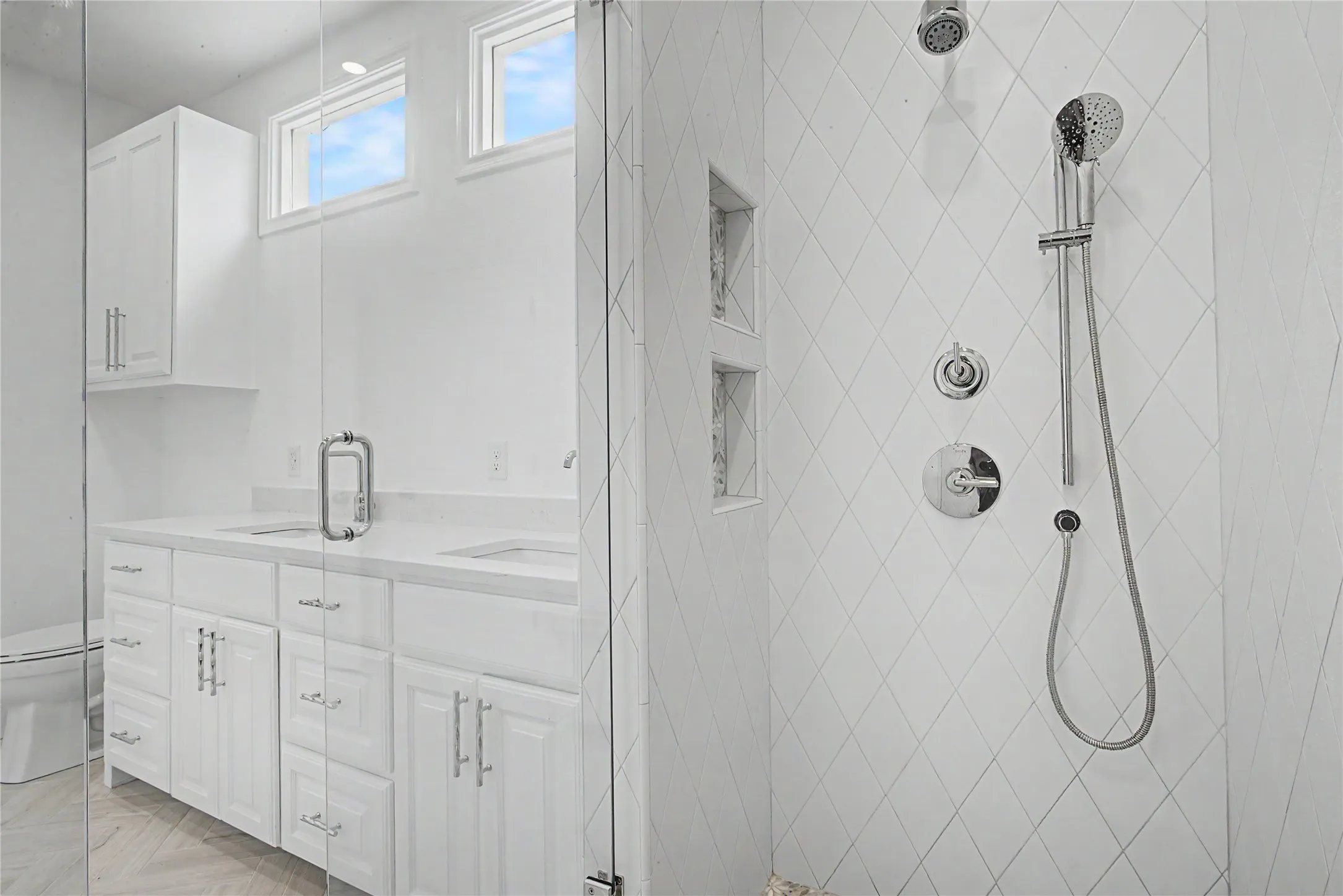 Single Family Residence For Sale in Tarrant County , 4705 El Campo Avenue, Fort Worth, Texas 76107, 2 Bedroom, 2 Bathroom, 2 Garage spaces, 1,686 Sqft, built in 1925, Price $670,000, mls#21313382, Real Estate Agent in Fort Worth, Homes For Sale in Tarrant county, Homes For Sale in Fort Worth, Realtor in Fort Worth Texas, Real Estate Brokerage Independent Realty Texas, Luminita Cordes Realtor