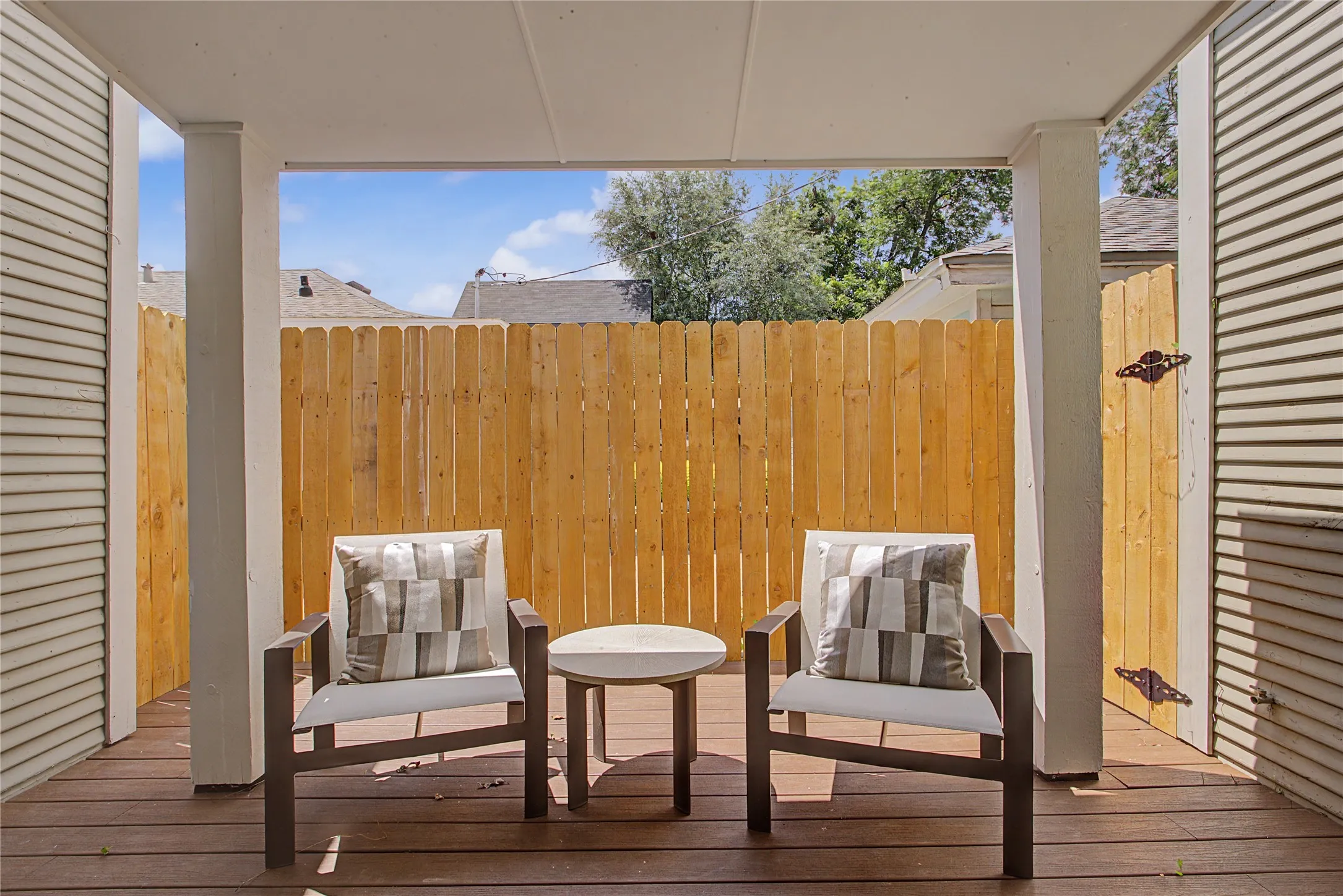 Single Family Residence For Sale in Tarrant County , 4705 El Campo Avenue, Fort Worth, Texas 76107, 2 Bedroom, 2 Bathroom, 2 Garage spaces, 1,686 Sqft, built in 1925, Price $670,000, mls#21313382, Real Estate Agent in Fort Worth, Homes For Sale in Tarrant county, Homes For Sale in Fort Worth, Realtor in Fort Worth Texas, Real Estate Brokerage Independent Realty Texas, Luminita Cordes Realtor