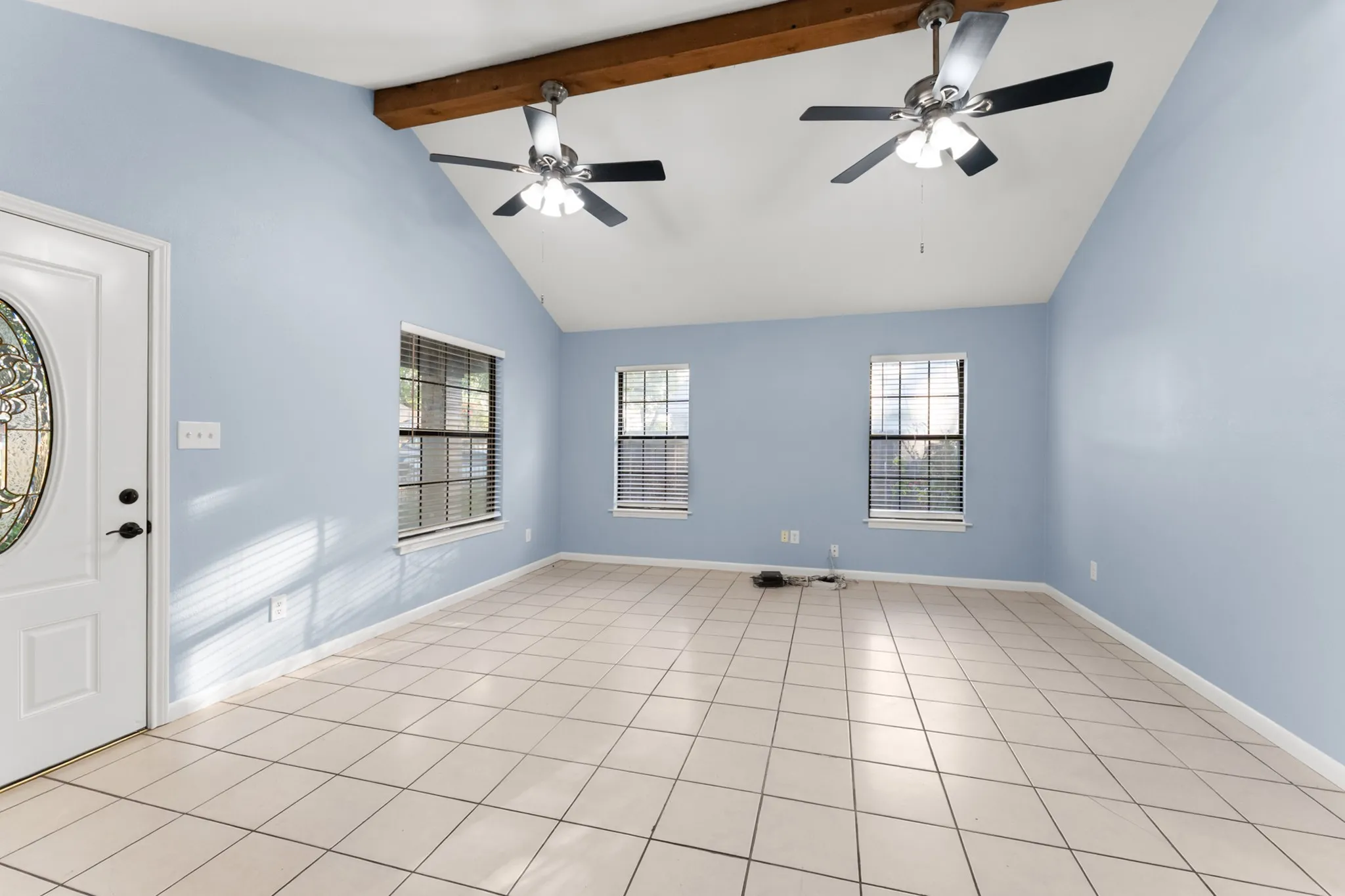 Single Family Residence For Sale in Ellis County , 311 E 9th Street, Ferris, Texas 75125, 3 Bedroom, 2 Bathroom, Garage spaces, 1,704 Sqft, built in 2002, mls#21314112, Real Estate Agent in Ferris, Homes For Sale in Ellis county, Homes For Sale in Ferris, Realtor in Ferris Texas, Real Estate Brokerage Independent Realty Texas, Luminita Cordes Realtor