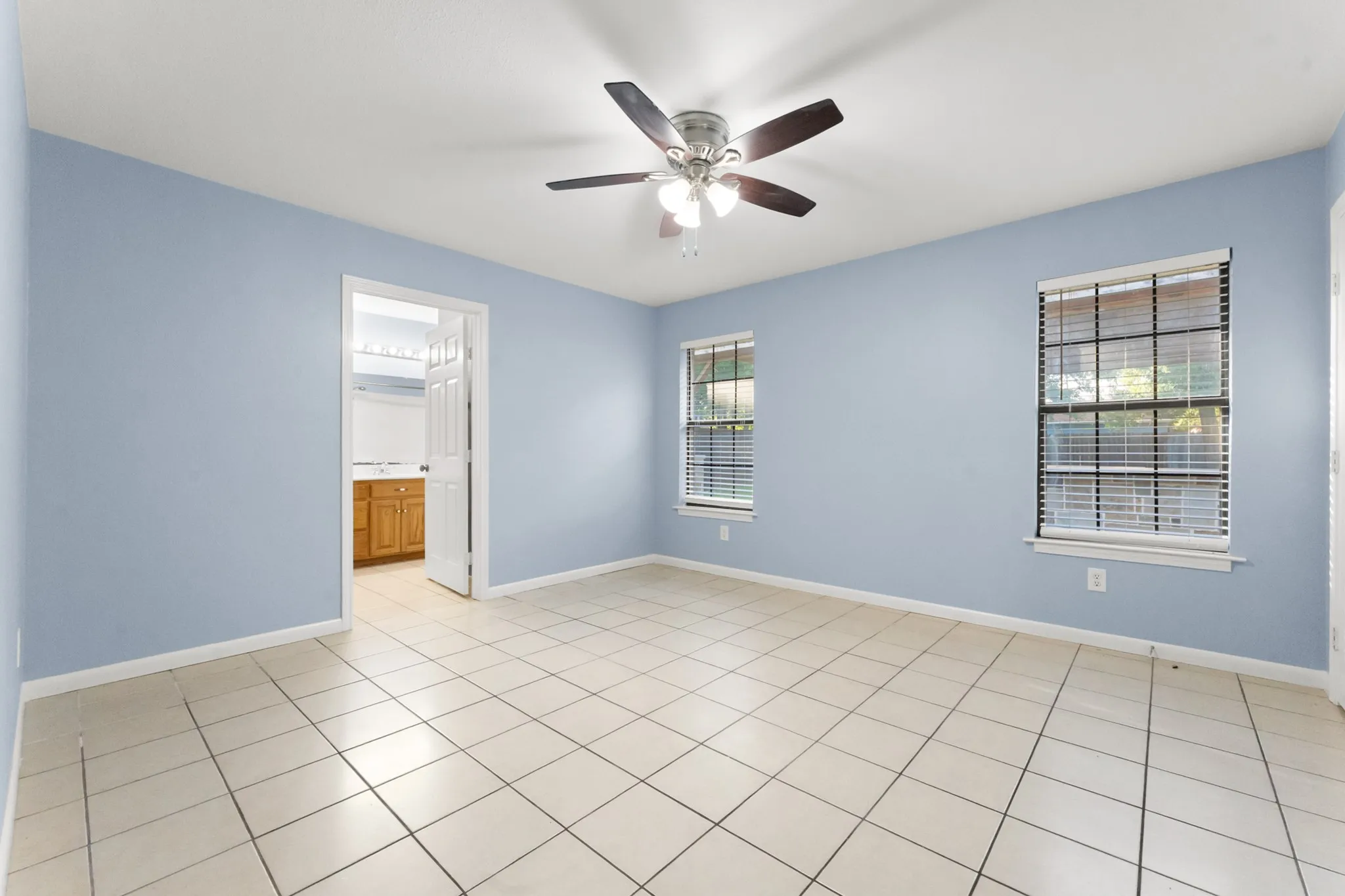 Single Family Residence For Sale in Ellis County , 311 E 9th Street, Ferris, Texas 75125, 3 Bedroom, 2 Bathroom, Garage spaces, 1,704 Sqft, built in 2002, mls#21314112, Real Estate Agent in Ferris, Homes For Sale in Ellis county, Homes For Sale in Ferris, Realtor in Ferris Texas, Real Estate Brokerage Independent Realty Texas, Luminita Cordes Realtor